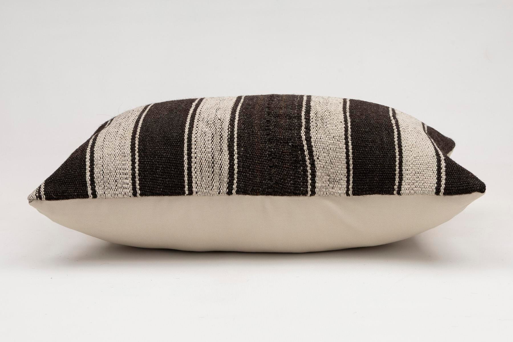 16x24 inches (40x60 cm) Kilim Pillow | KILIM WHOLESALE - Vintage Handmade Pillows - Vintage Handmade Kilim Rugs - It is 100% wool. Artistic and historical rugs. Old handwoven rugs. - Online hand woven rugs and kilim cushions sales. Shipping to a