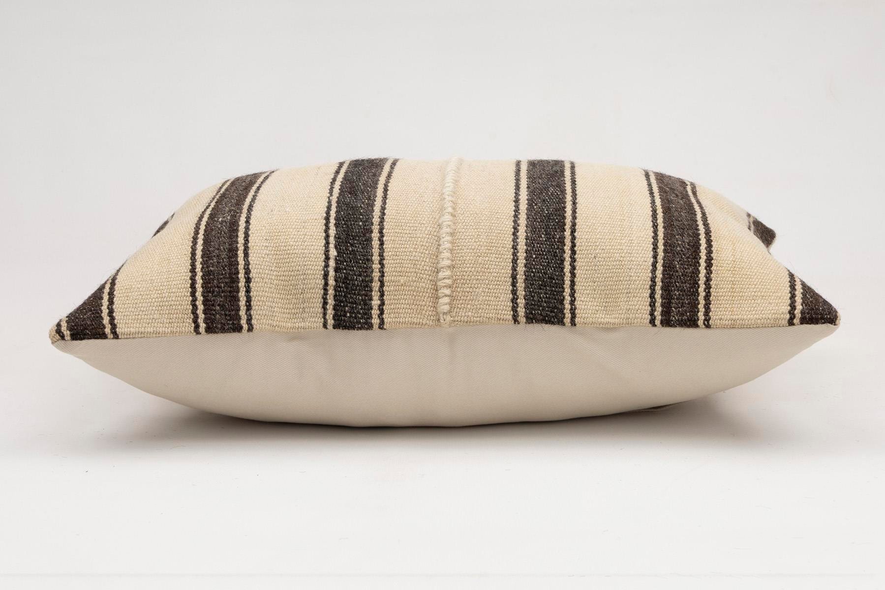 16x24 inches (40x60 cm) Kilim Pillow | KILIM WHOLESALE - Vintage Handmade Pillows - Vintage Handmade Kilim Rugs - It is 100% wool. Artistic and historical rugs. Old handwoven rugs. - Online hand woven rugs and kilim cushions sales. Shipping to a
