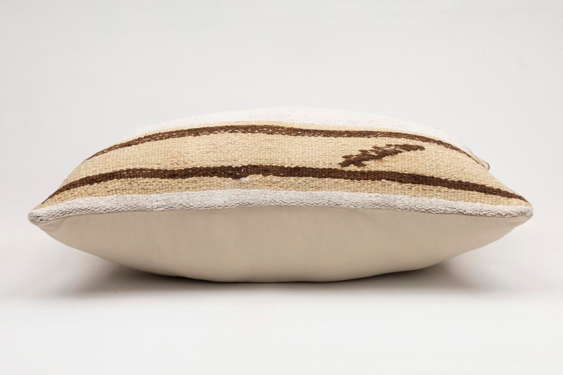 16x24 inches (40x60 cm) Kilim Pillow | KILIM WHOLESALE - Vintage Handmade Pillows - Vintage Handmade Kilim Rugs - It is 100% wool. Artistic and historical rugs. Old handwoven rugs. - Online hand woven rugs and kilim cushions sales. Shipping to a