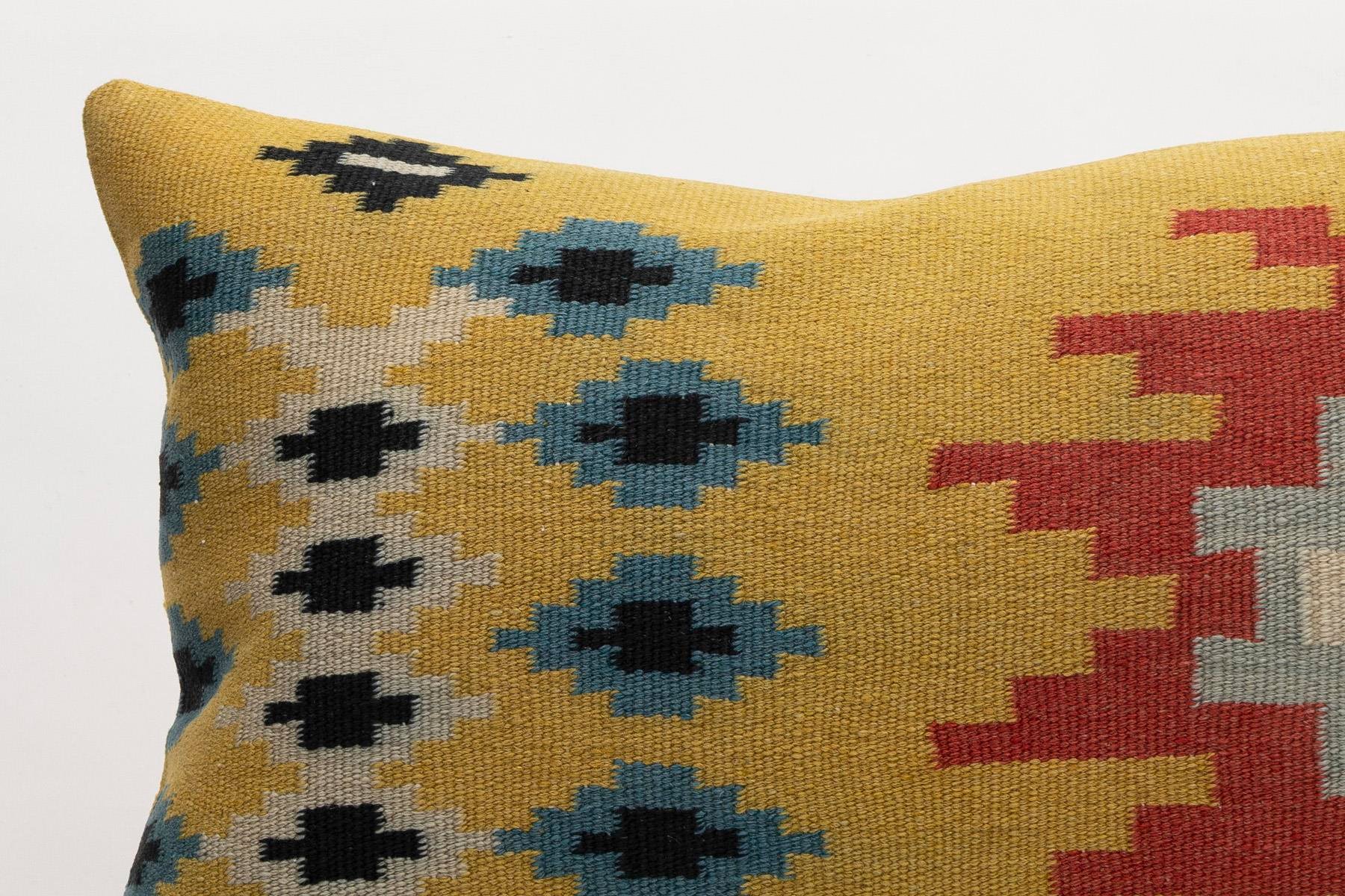 16x24 inches (40x60 cm) Kilim Pillow | KILIM WHOLESALE - Vintage Handmade Pillows - Vintage Handmade Kilim Rugs - It is 100% wool. Artistic and historical rugs. Old handwoven rugs. - Online hand woven rugs and kilim cushions sales. Shipping to a