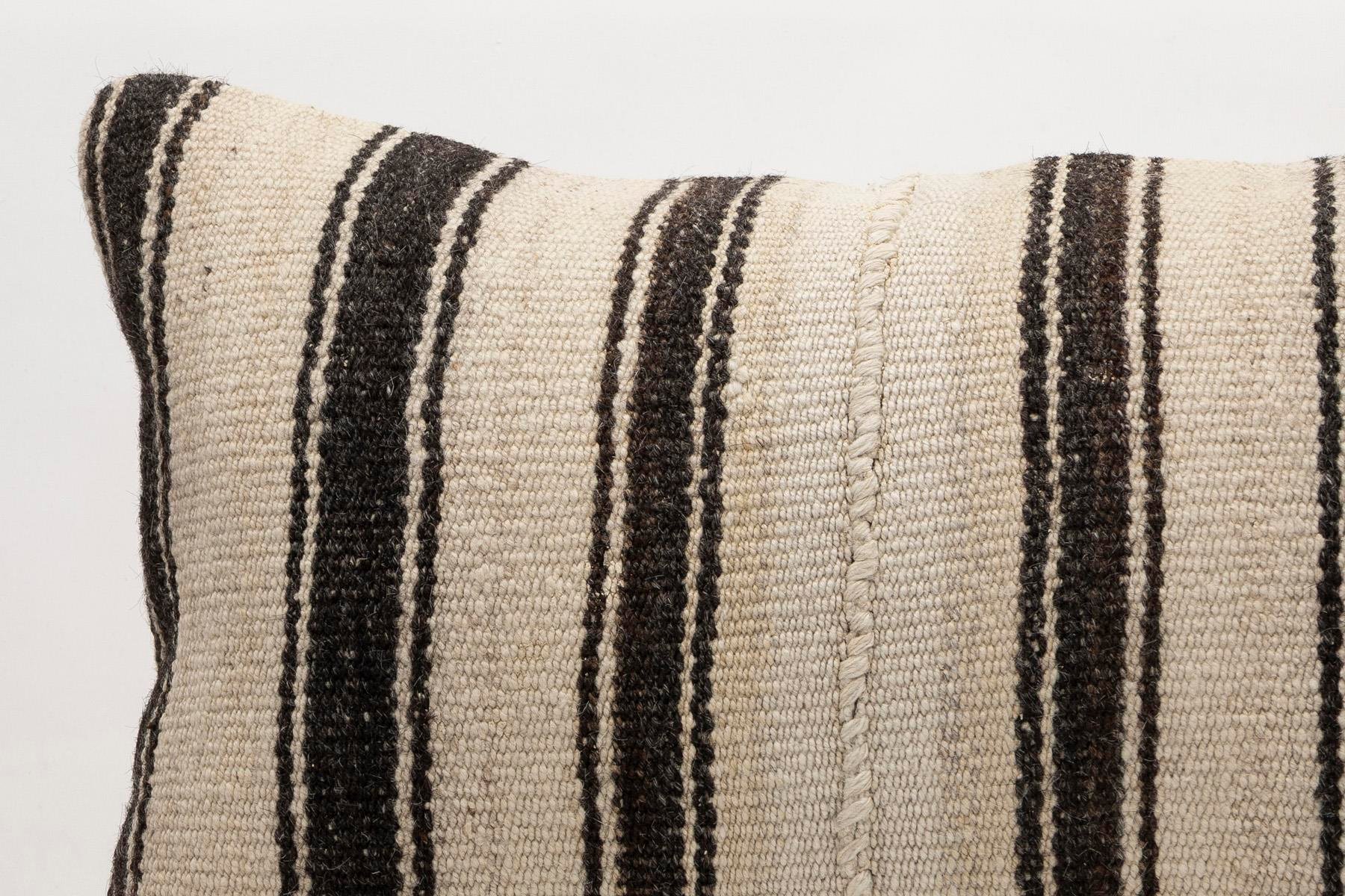 16x24 inches (40x60 cm) Kilim Pillow | KILIM WHOLESALE - Vintage Handmade Pillows - Vintage Handmade Kilim Rugs - It is 100% wool. Artistic and historical rugs. Old handwoven rugs. - Online hand woven rugs and kilim cushions sales. Shipping to a