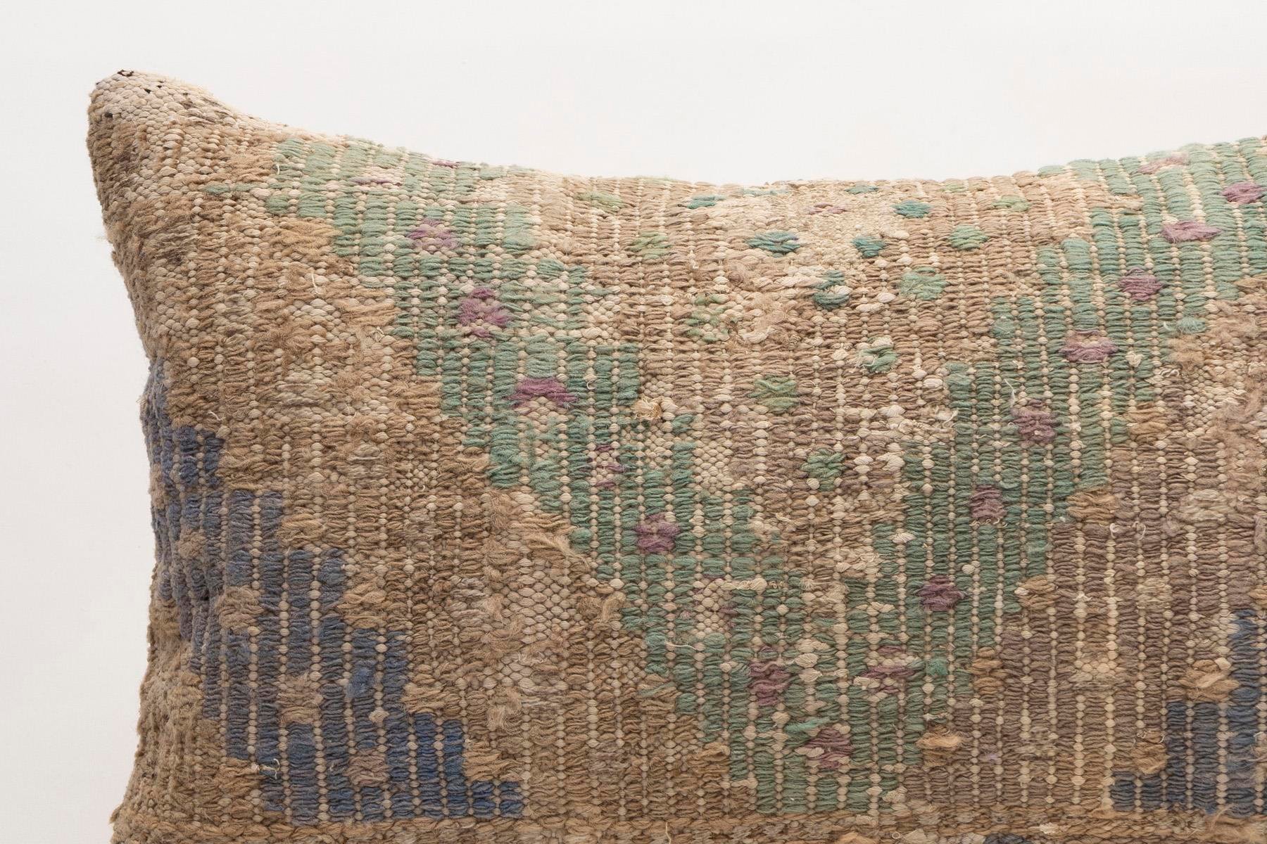 16x24 inches (40x60 cm) Kilim Pillow | KILIM WHOLESALE - Vintage Handmade Pillows - Vintage Handmade Kilim Rugs - It is 100% wool. Artistic and historical rugs. Old handwoven rugs. - Online hand woven rugs and kilim cushions sales. Shipping to a