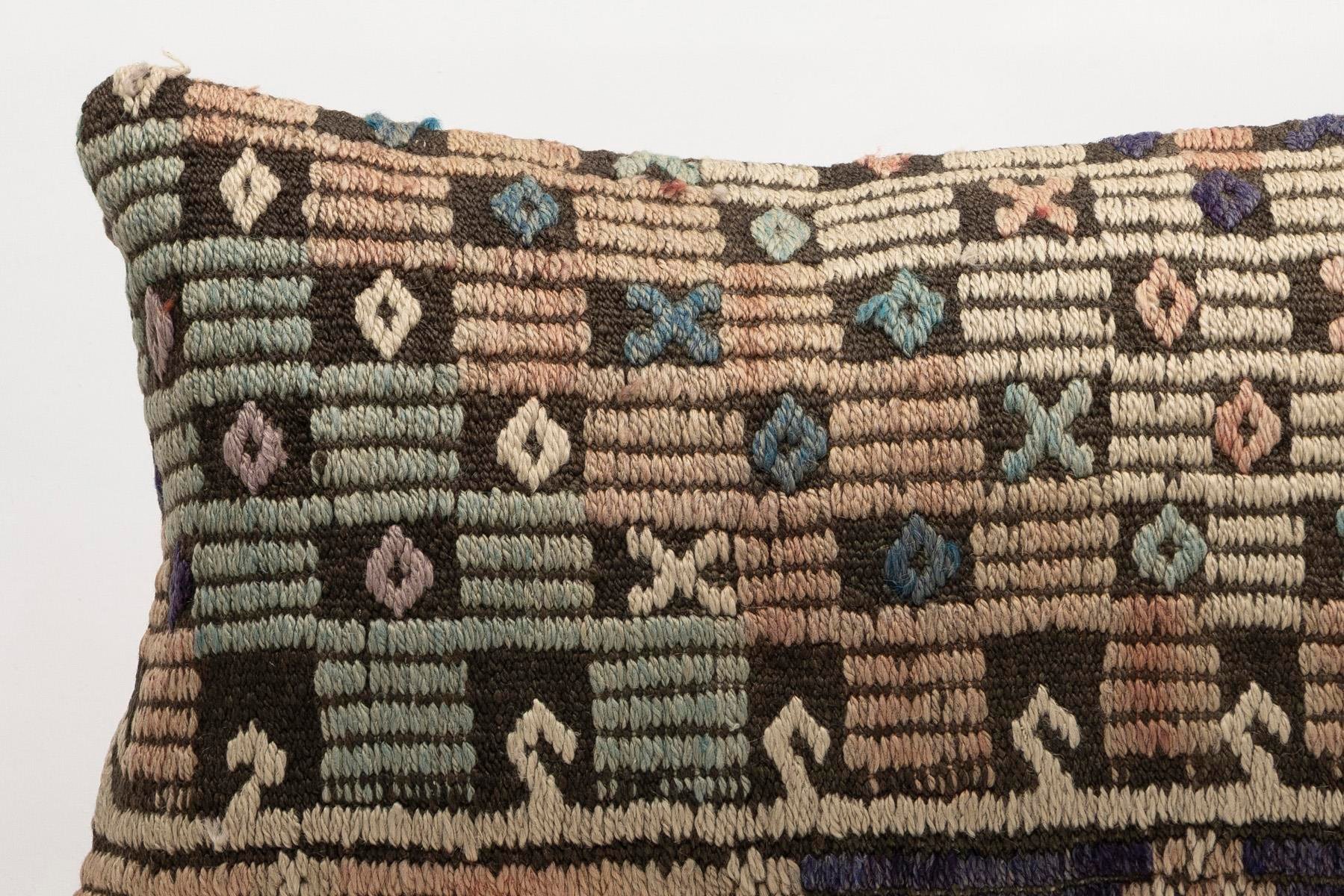 16x24 inches (40x60 cm) Kilim Pillow | KILIM WHOLESALE - Vintage Handmade Pillows - Vintage Handmade Kilim Rugs - It is 100% wool. Artistic and historical rugs. Old handwoven rugs. - Online hand woven rugs and kilim cushions sales. Shipping to a