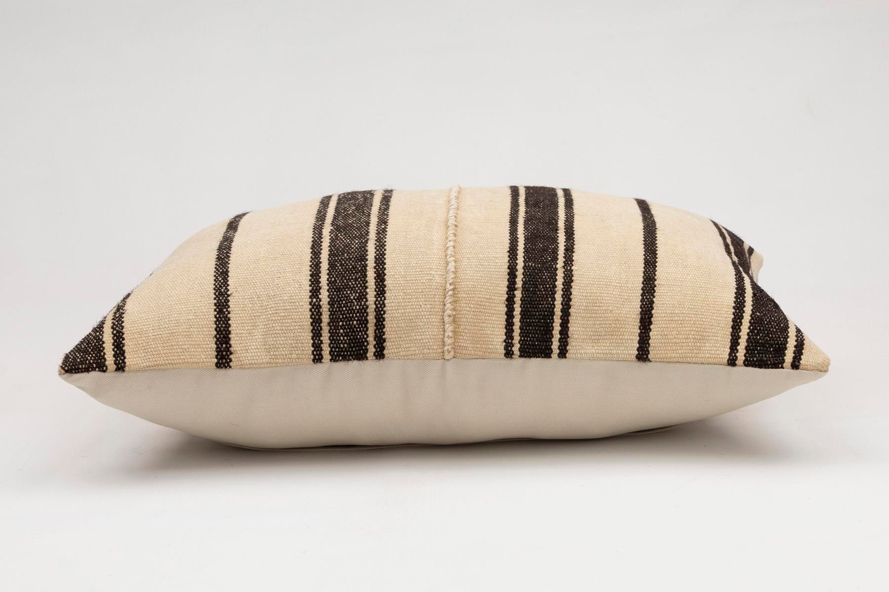 16x24 inches (40x60 cm) Kilim Pillow | KILIM WHOLESALE - Vintage Handmade Pillows - Vintage Handmade Kilim Rugs - It is 100% wool. Artistic and historical rugs. Old handwoven rugs. - Online hand woven rugs and kilim cushions sales. Shipping to a