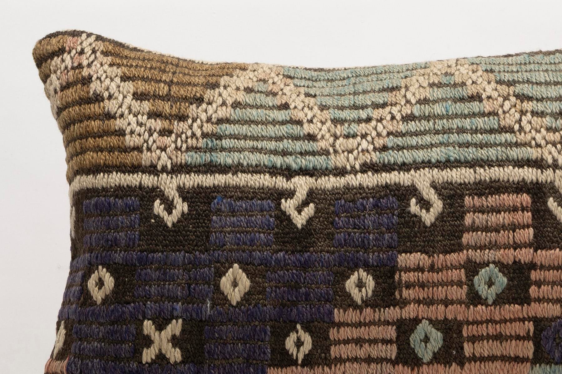 16x24 inches (40x60 cm) Kilim Pillow | KILIM WHOLESALE - Vintage Handmade Pillows - Vintage Handmade Kilim Rugs - It is 100% wool. Artistic and historical rugs. Old handwoven rugs. - Online hand woven rugs and kilim cushions sales. Shipping to a