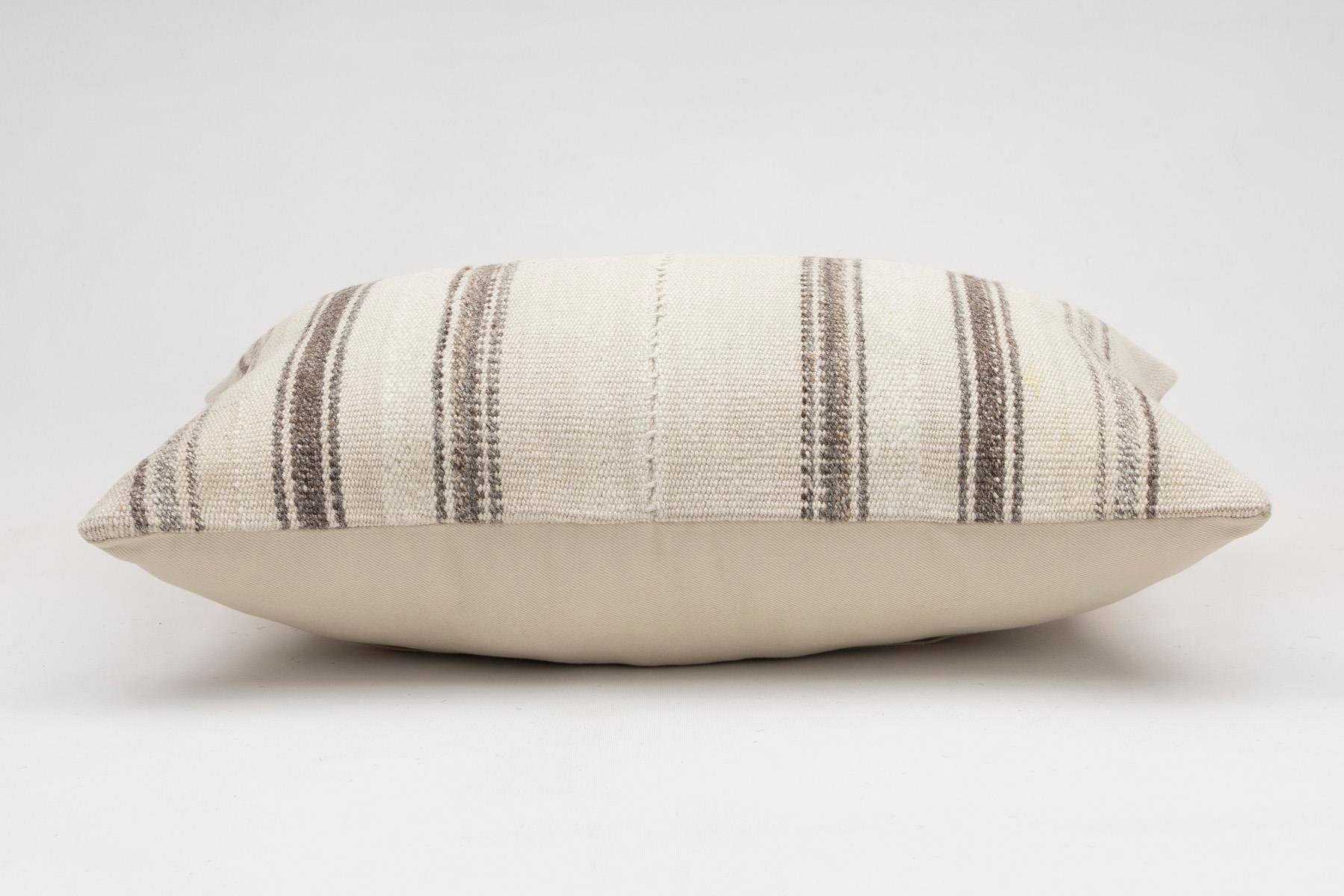 16x24 inches (40x60 cm) Kilim Pillow | KILIM WHOLESALE - Vintage Handmade Pillows - Vintage Handmade Kilim Rugs - It is 100% wool. Artistic and historical rugs. Old handwoven rugs. - Online hand woven rugs and kilim cushions sales. Shipping to a