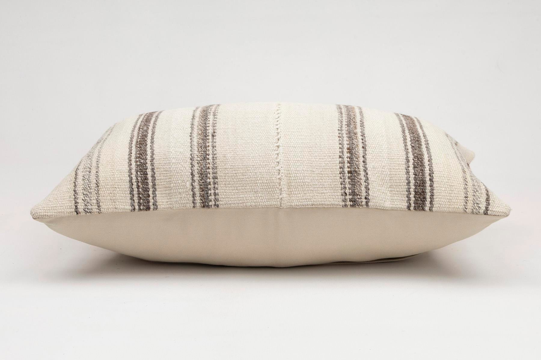 16x24 inches (40x60 cm) Kilim Pillow | KILIM WHOLESALE - Vintage Handmade Pillows - Vintage Handmade Kilim Rugs - It is 100% wool. Artistic and historical rugs. Old handwoven rugs. - Online hand woven rugs and kilim cushions sales. Shipping to a