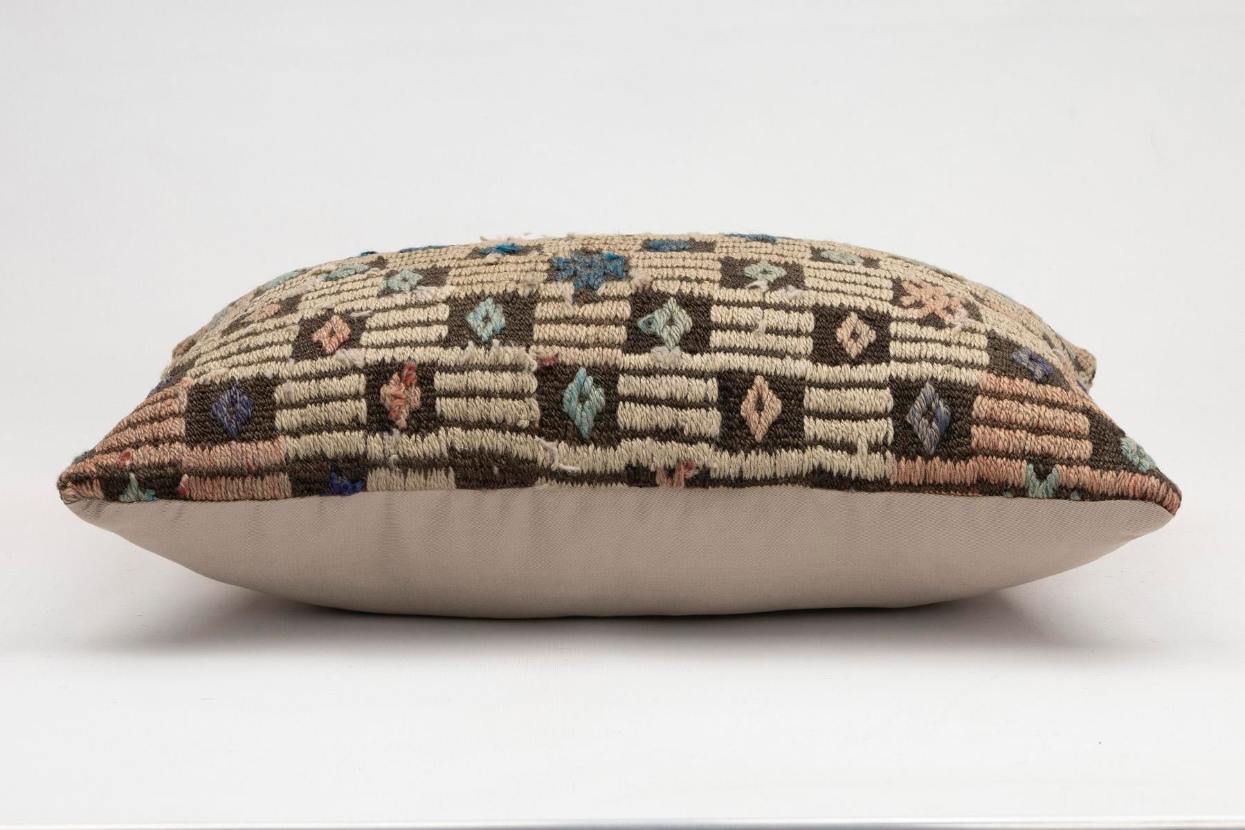 16x24 inches (40x60 cm) Kilim Pillow | KILIM WHOLESALE - Vintage Handmade Pillows - Vintage Handmade Kilim Rugs - It is 100% wool. Artistic and historical rugs. Old handwoven rugs. - Online hand woven rugs and kilim cushions sales. Shipping to a