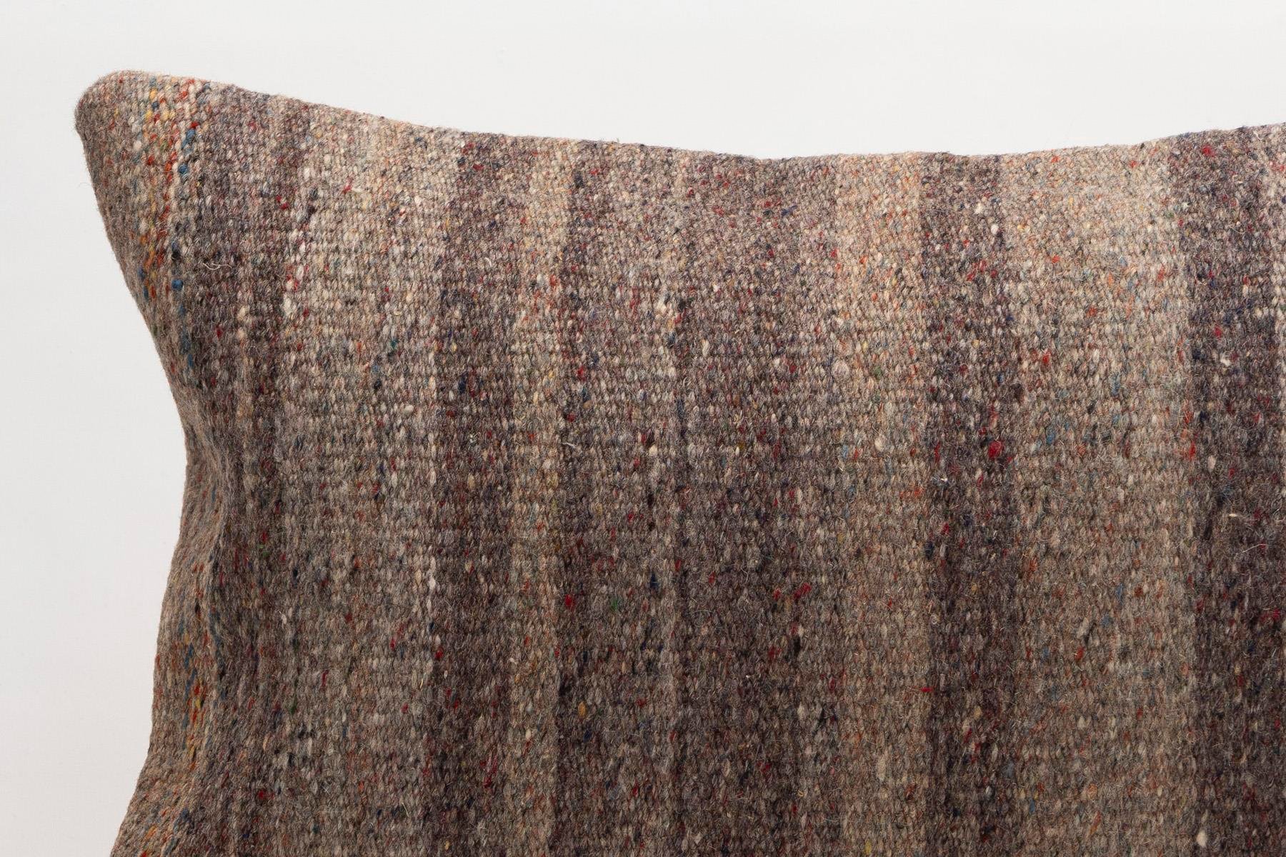 16x24 inches (40x60 cm) Kilim Pillow | KILIM WHOLESALE - Vintage Handmade Pillows - Vintage Handmade Kilim Rugs - It is 100% wool. Artistic and historical rugs. Old handwoven rugs. - Online hand woven rugs and kilim cushions sales. Shipping to a