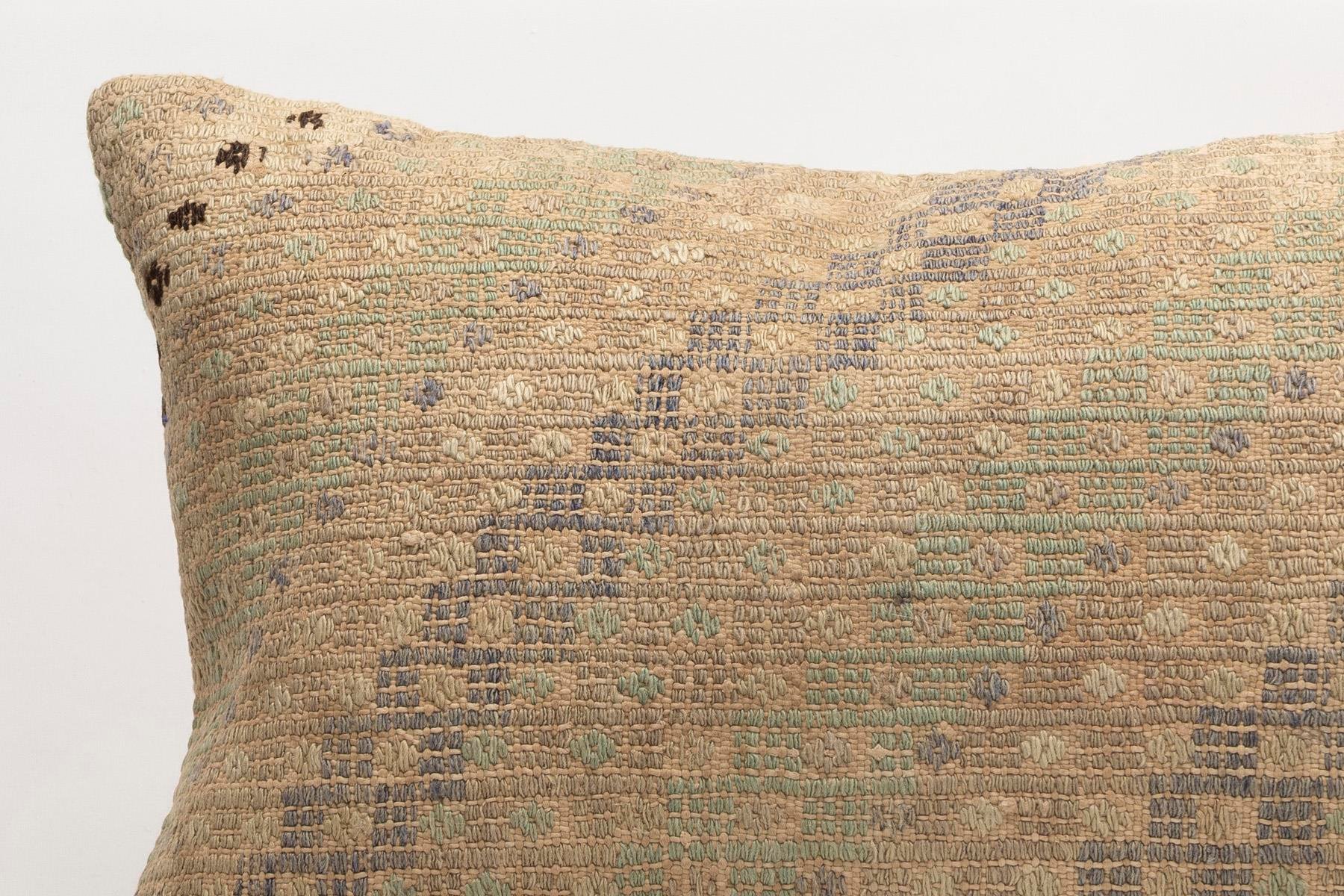 16x24 inches (40x60 cm) Kilim Pillow | KILIM WHOLESALE - Vintage Handmade Pillows - Vintage Handmade Kilim Rugs - It is 100% wool. Artistic and historical rugs. Old handwoven rugs. - Online hand woven rugs and kilim cushions sales. Shipping to a