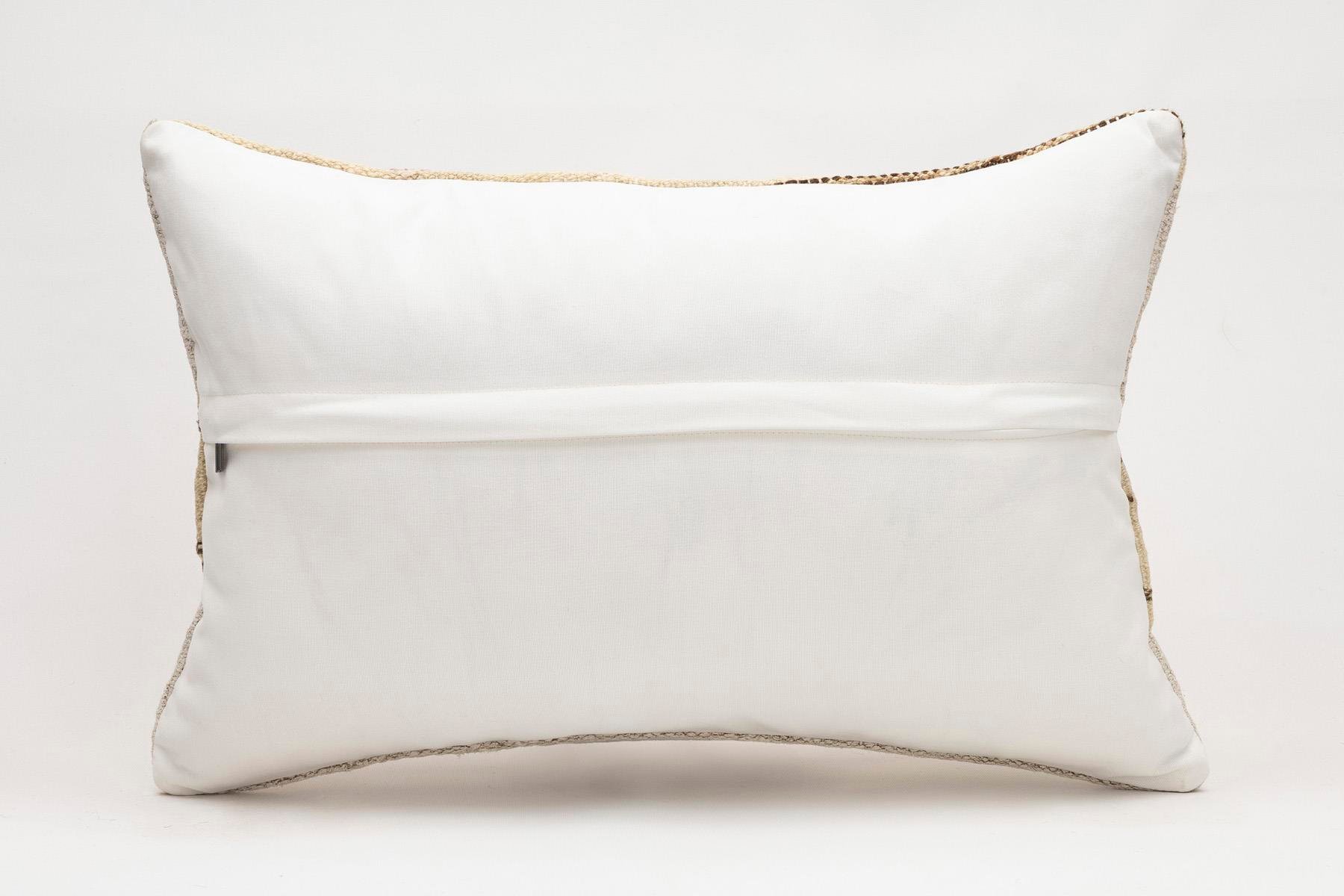 16x24 inches (40x60 cm) Kilim Pillow | KILIM WHOLESALE - Vintage Handmade Pillows - Vintage Handmade Kilim Rugs - It is 100% wool. Artistic and historical rugs. Old handwoven rugs. - Online hand woven rugs and kilim cushions sales. Shipping to a