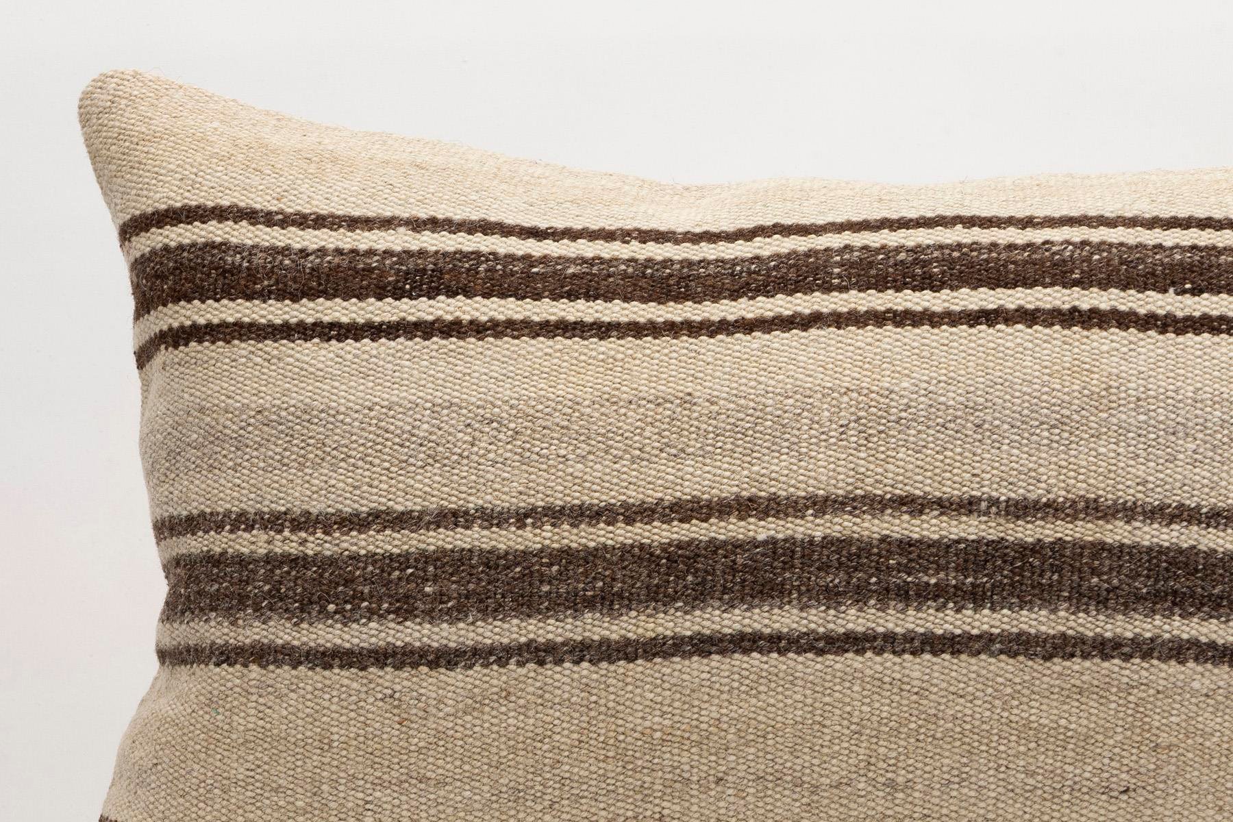 16x24 inches (40x60 cm) Kilim Pillow | KILIM WHOLESALE - Vintage Handmade Pillows - Vintage Handmade Kilim Rugs - It is 100% wool. Artistic and historical rugs. Old handwoven rugs. - Online hand woven rugs and kilim cushions sales. Shipping to a