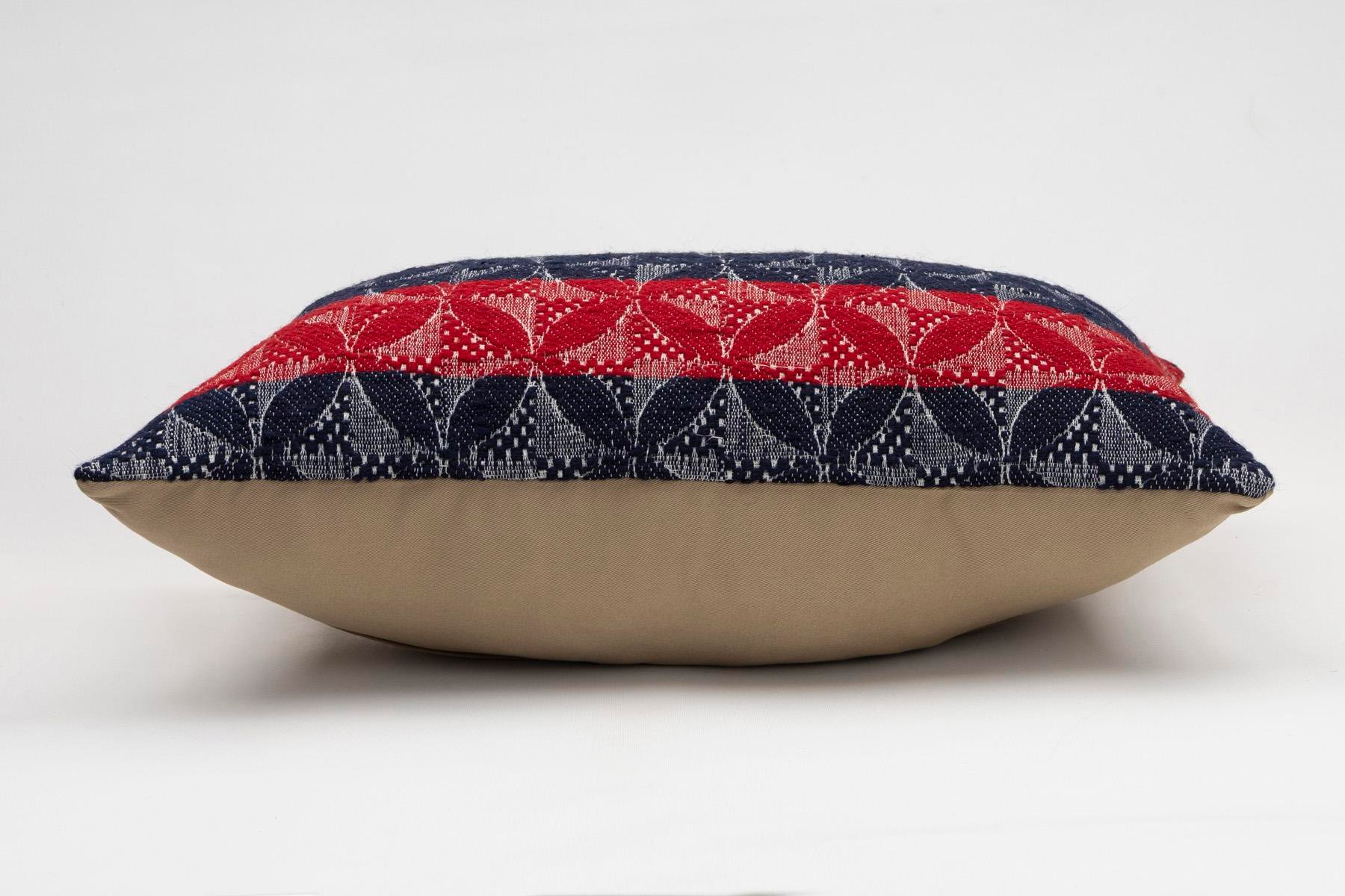 16x24 inches (40x60 cm) Kilim Pillow | KILIM WHOLESALE - Vintage Handmade Pillows - Vintage Handmade Kilim Rugs - It is 100% wool. Artistic and historical rugs. Old handwoven rugs. - Online hand woven rugs and kilim cushions sales. Shipping to a