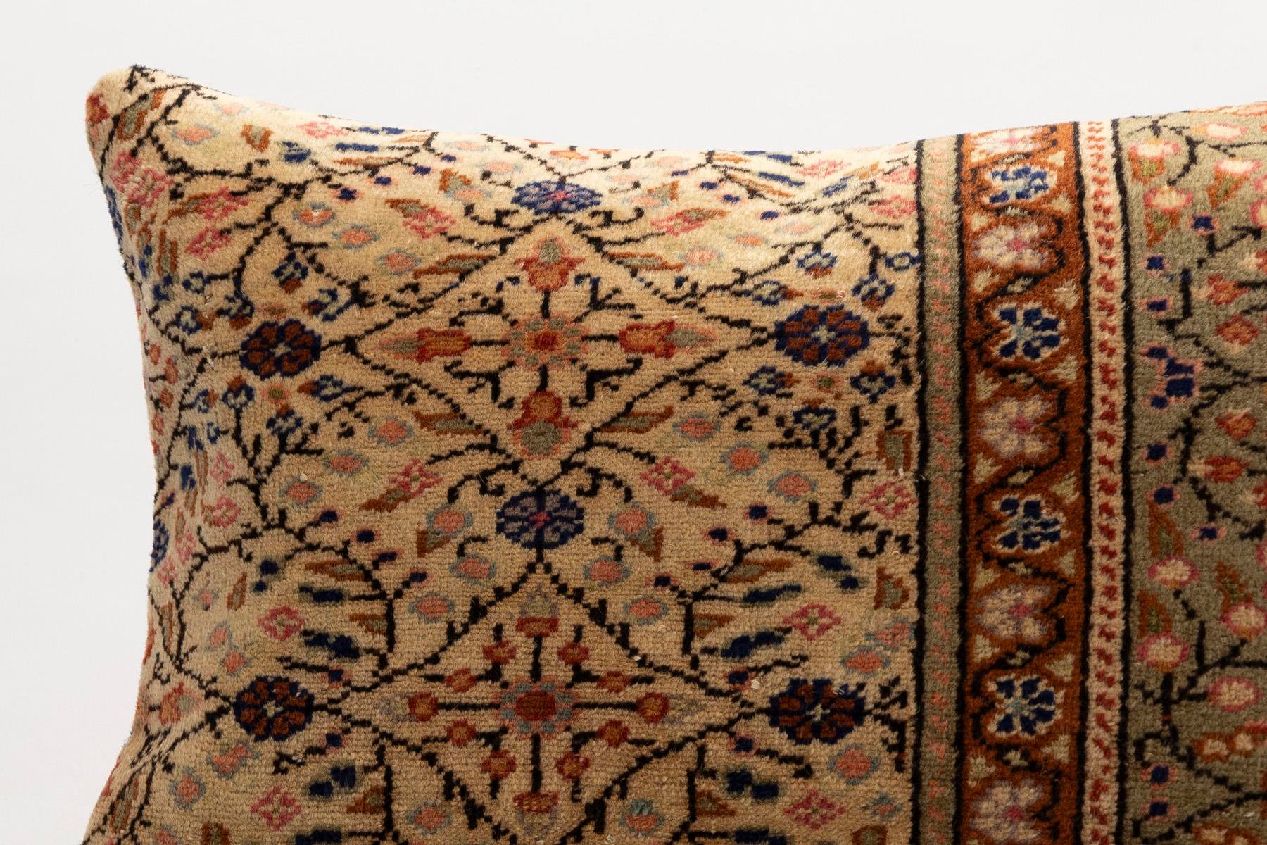 16x24 inches (40x60 cm) Kilim Pillow | KILIM WHOLESALE - Vintage Handmade Pillows - Vintage Handmade Kilim Rugs - It is 100% wool. Artistic and historical rugs. Old handwoven rugs. - Online hand woven rugs and kilim cushions sales. Shipping to a
