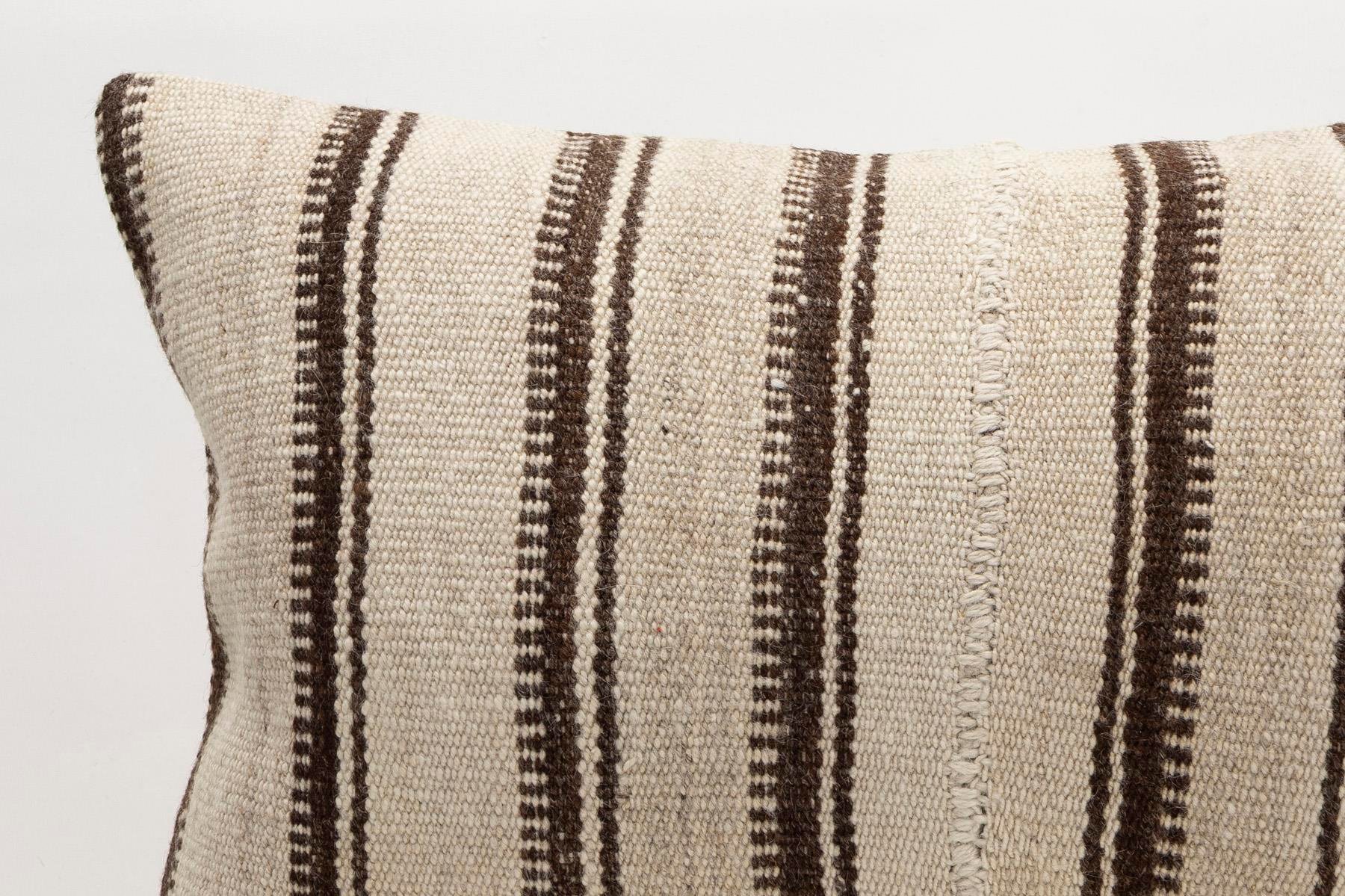 16x24 inches (40x60 cm) Kilim Pillow | KILIM WHOLESALE - Vintage Handmade Pillows - Vintage Handmade Kilim Rugs - It is 100% wool. Artistic and historical rugs. Old handwoven rugs. - Online hand woven rugs and kilim cushions sales. Shipping to a