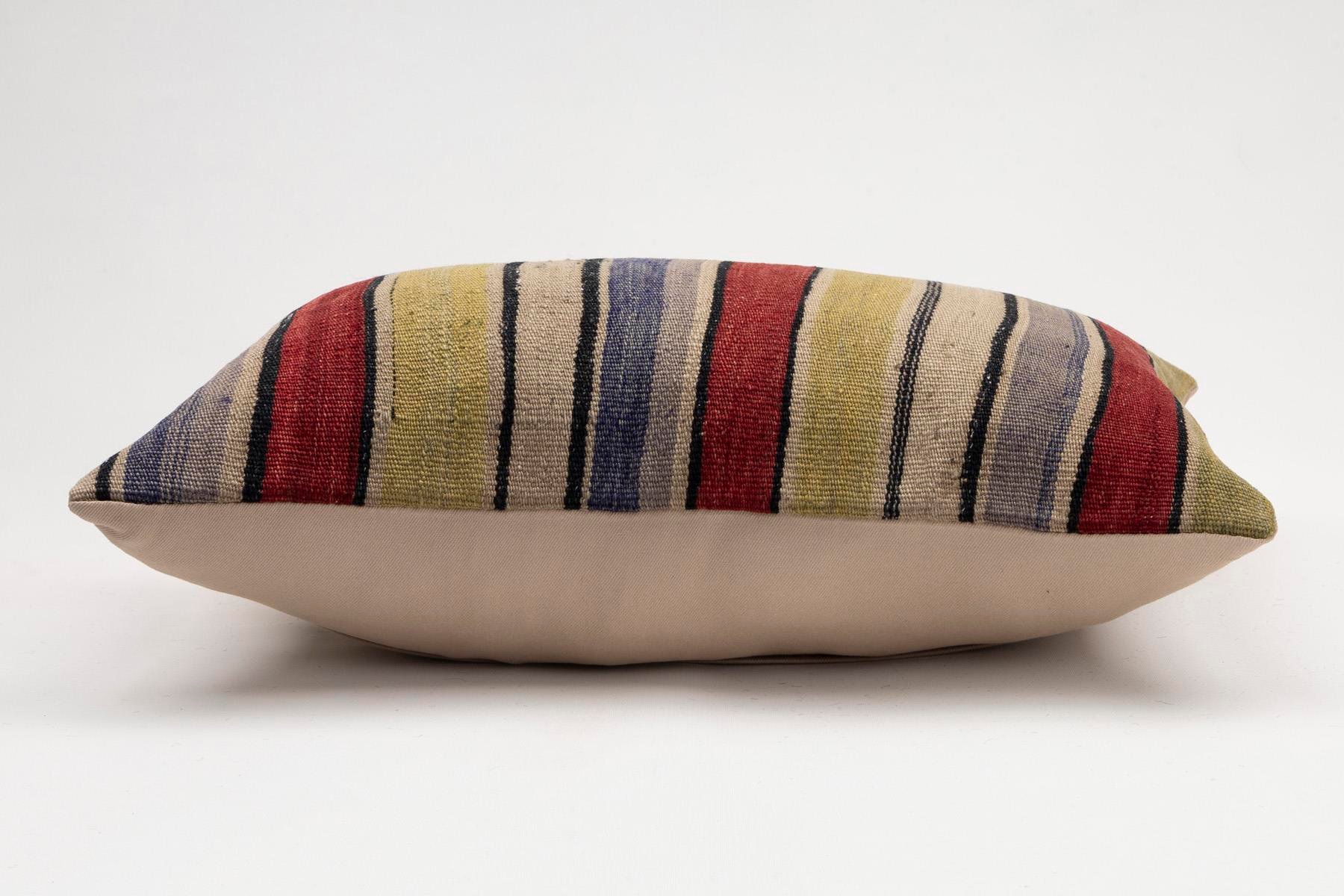 16x24 inches (40x60 cm) Kilim Pillow | KILIM WHOLESALE - Vintage Handmade Pillows - Vintage Handmade Kilim Rugs - It is 100% wool. Artistic and historical rugs. Old handwoven rugs. - Online hand woven rugs and kilim cushions sales. Shipping to a