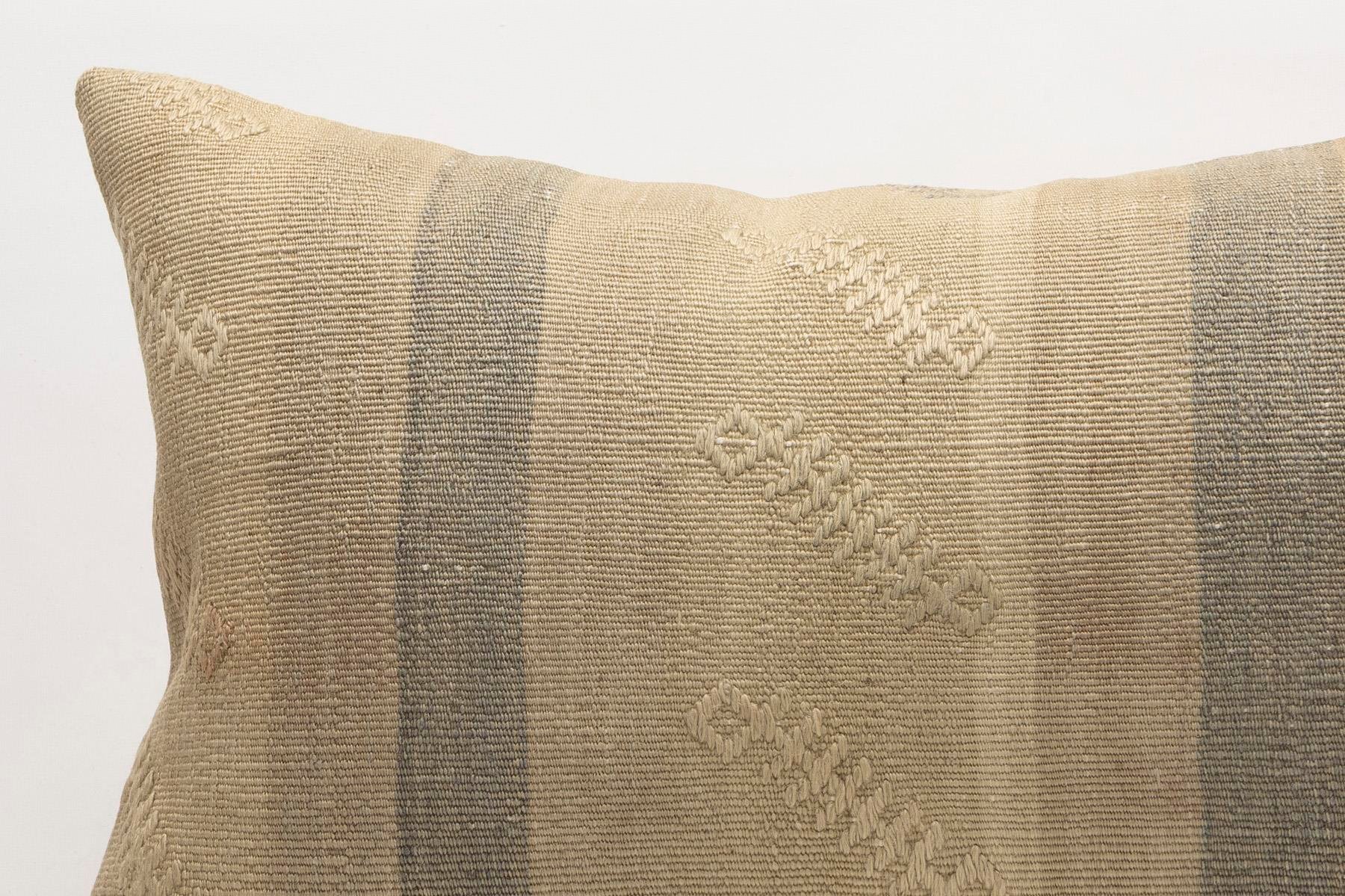 16x24 inches (40x60 cm) Kilim Pillow | KILIM WHOLESALE - Vintage Handmade Pillows - Vintage Handmade Kilim Rugs - It is 100% wool. Artistic and historical rugs. Old handwoven rugs. - Online hand woven rugs and kilim cushions sales. Shipping to a