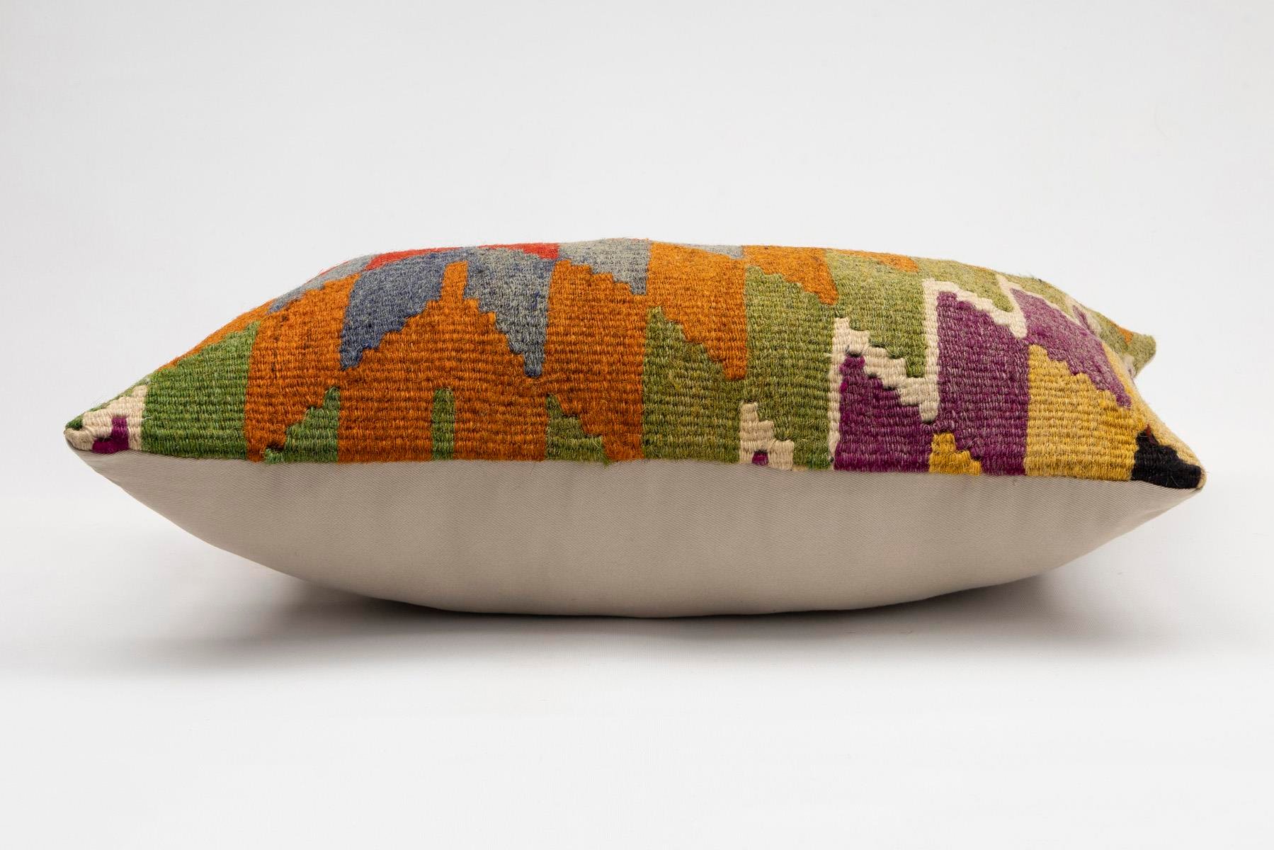 16x24 inches (40x60 cm) Kilim Pillow | KILIM WHOLESALE - Vintage Handmade Pillows - Vintage Handmade Kilim Rugs - It is 100% wool. Artistic and historical rugs. Old handwoven rugs. - Online hand woven rugs and kilim cushions sales. Shipping to a