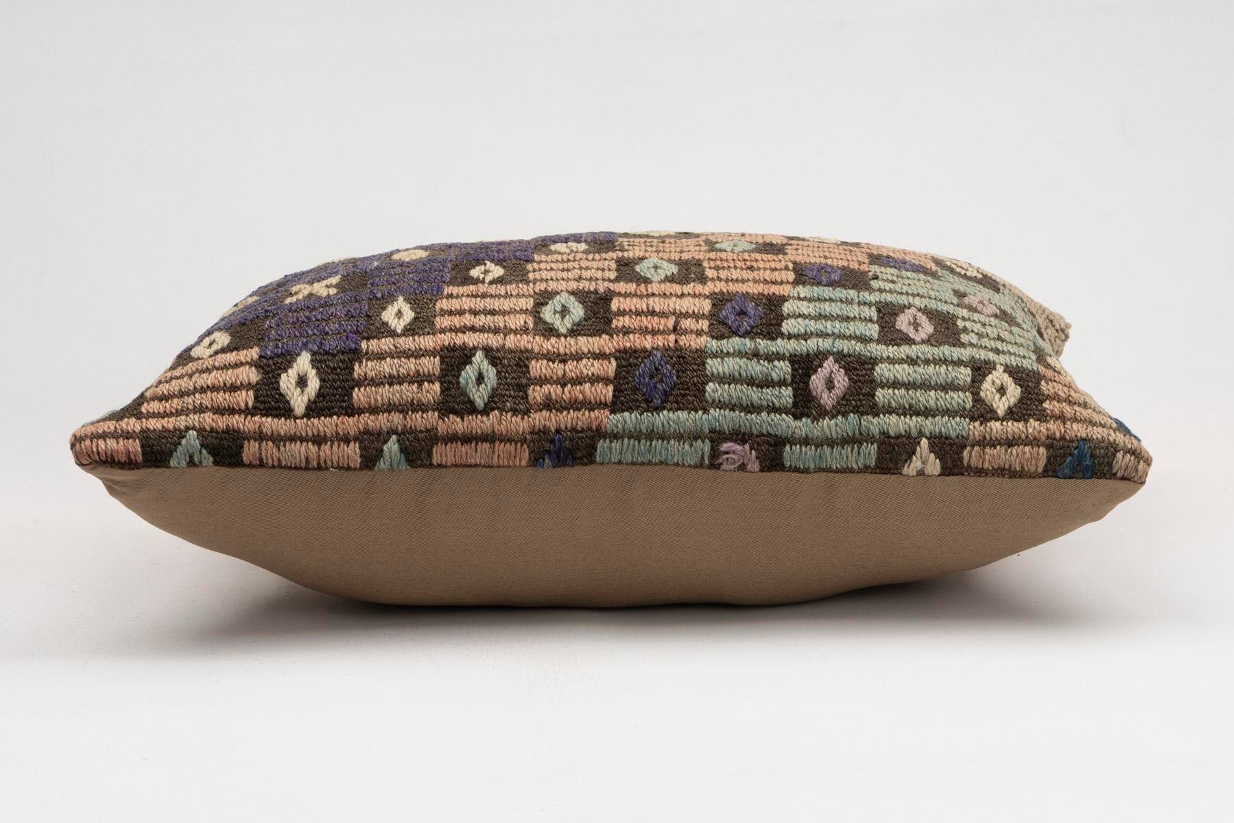 16x24 inches (40x60 cm) Kilim Pillow | KILIM WHOLESALE - Vintage Handmade Pillows - Vintage Handmade Kilim Rugs - It is 100% wool. Artistic and historical rugs. Old handwoven rugs. - Online hand woven rugs and kilim cushions sales. Shipping to a