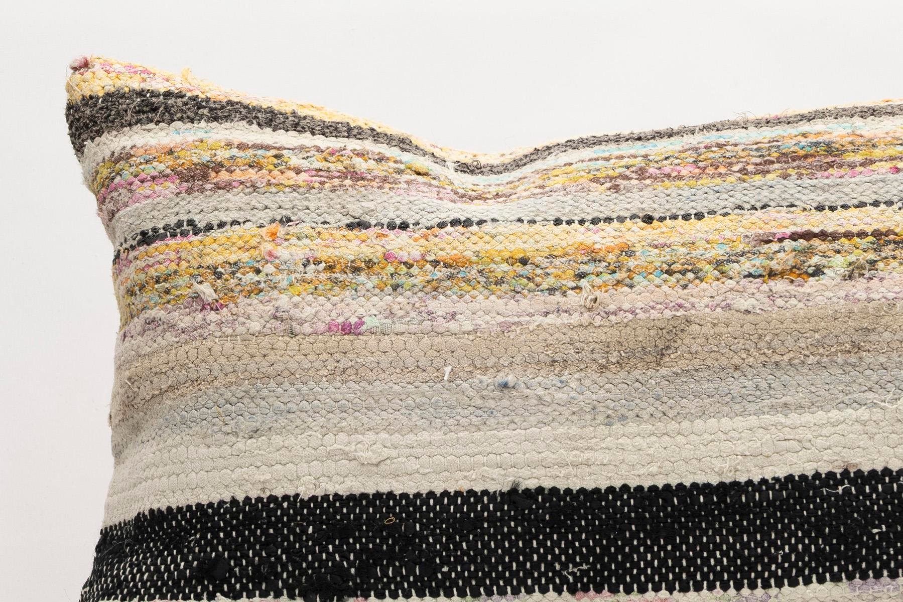 16x24 inches (40x60 cm) Kilim Pillow | KILIM WHOLESALE - Vintage Handmade Pillows - Vintage Handmade Kilim Rugs - It is 100% wool. Artistic and historical rugs. Old handwoven rugs. - Online hand woven rugs and kilim cushions sales. Shipping to a