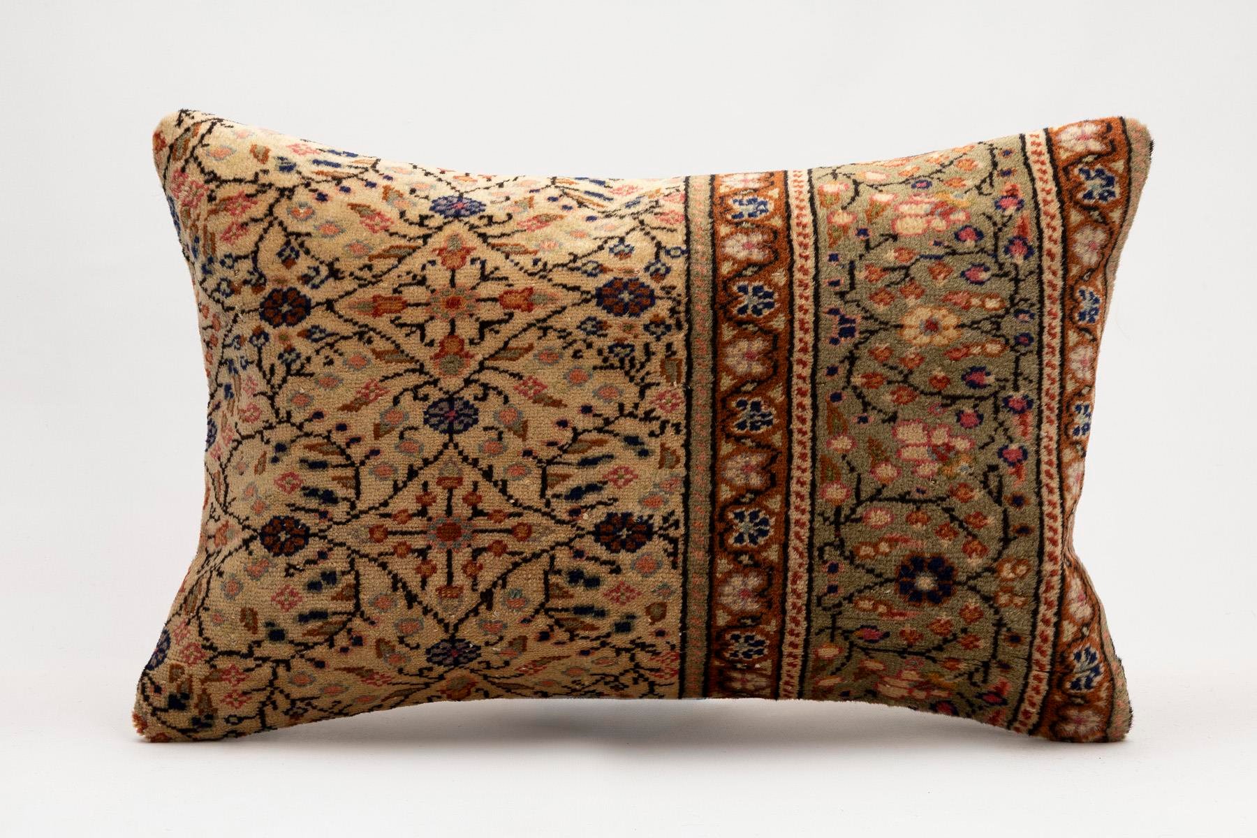 16x24 inches (40x60 cm) Kilim Pillow | KILIM WHOLESALE - Vintage Handmade Pillows - Vintage Handmade Kilim Rugs - It is 100% wool. Artistic and historical rugs. Old handwoven rugs. - Online hand woven rugs and kilim cushions sales. Shipping to a