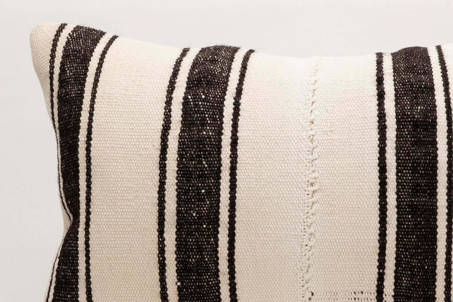 16x24 inches (40x60 cm) Kilim Pillow | KILIM WHOLESALE - Vintage Handmade Pillows - Vintage Handmade Kilim Rugs - It is 100% wool. Artistic and historical rugs. Old handwoven rugs. - Online hand woven rugs and kilim cushions sales. Shipping to a