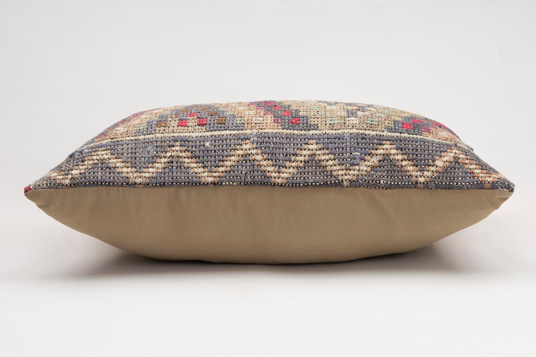 16x24 inches (40x60 cm) Kilim Pillow | KILIM WHOLESALE - Vintage Handmade Pillows - Vintage Handmade Kilim Rugs - It is 100% wool. Artistic and historical rugs. Old handwoven rugs. - Online hand woven rugs and kilim cushions sales. Shipping to a