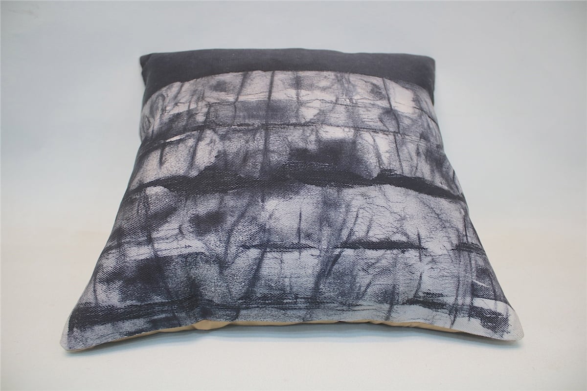 16x16 feet (40x40 cm) Kilim Pillow