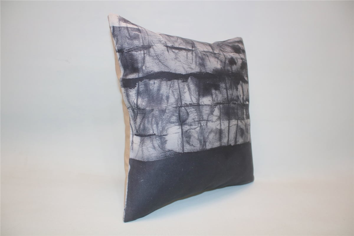 16x16 feet (40x40 cm) Kilim Pillow