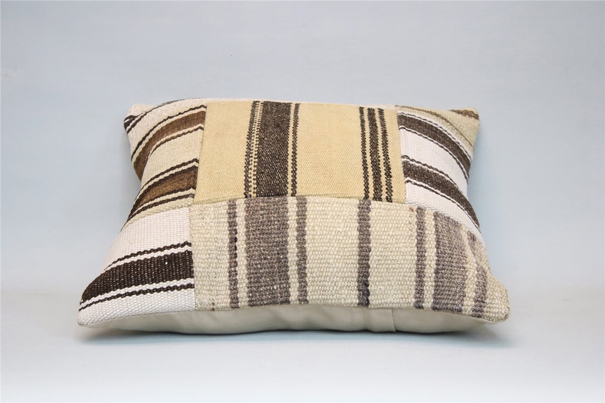 16x16 feet (40x40 cm) Kilim Pillow