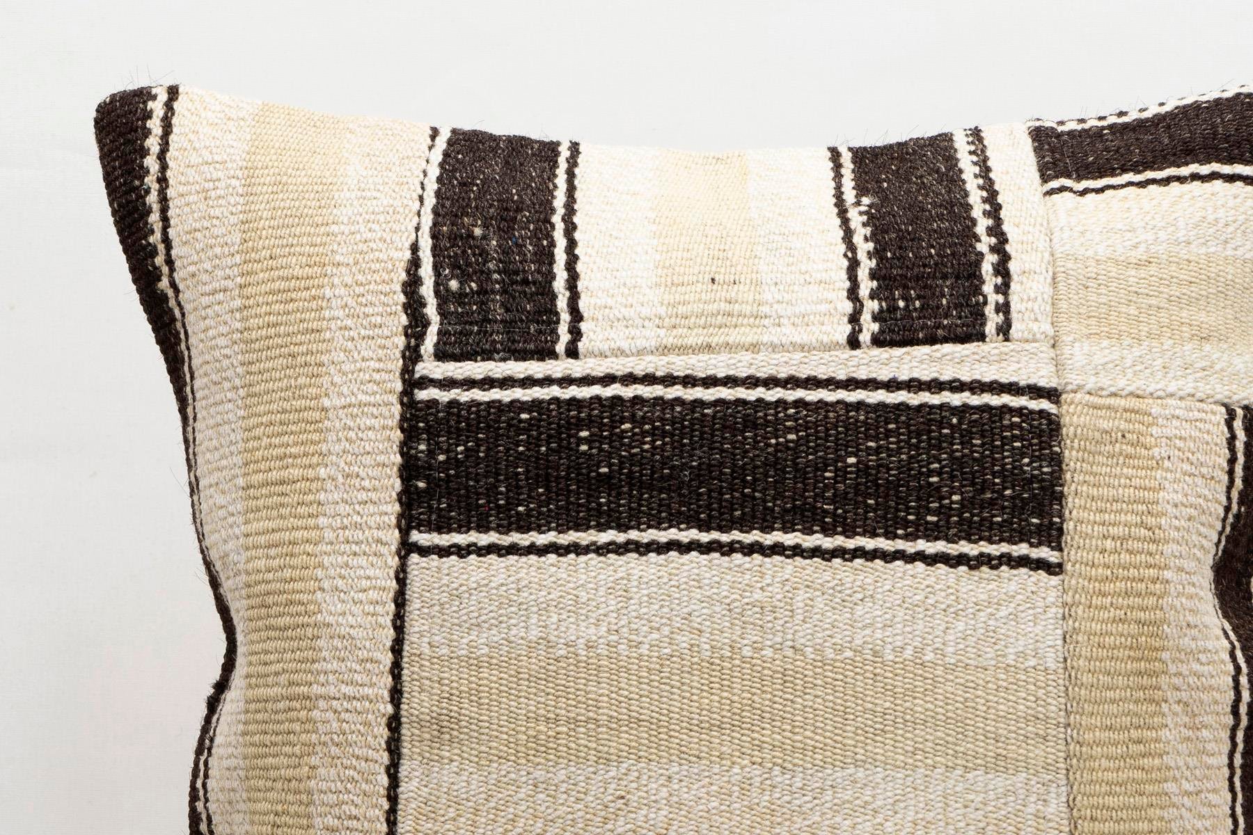 16''16'' (40x40 cm) Kilim Pillows - Vintage Handmade Kilim Pillows - Vintage Handmade Kilim Rugs - It is 100% wool. Artistic and historical rugs. Old handwoven rugs.