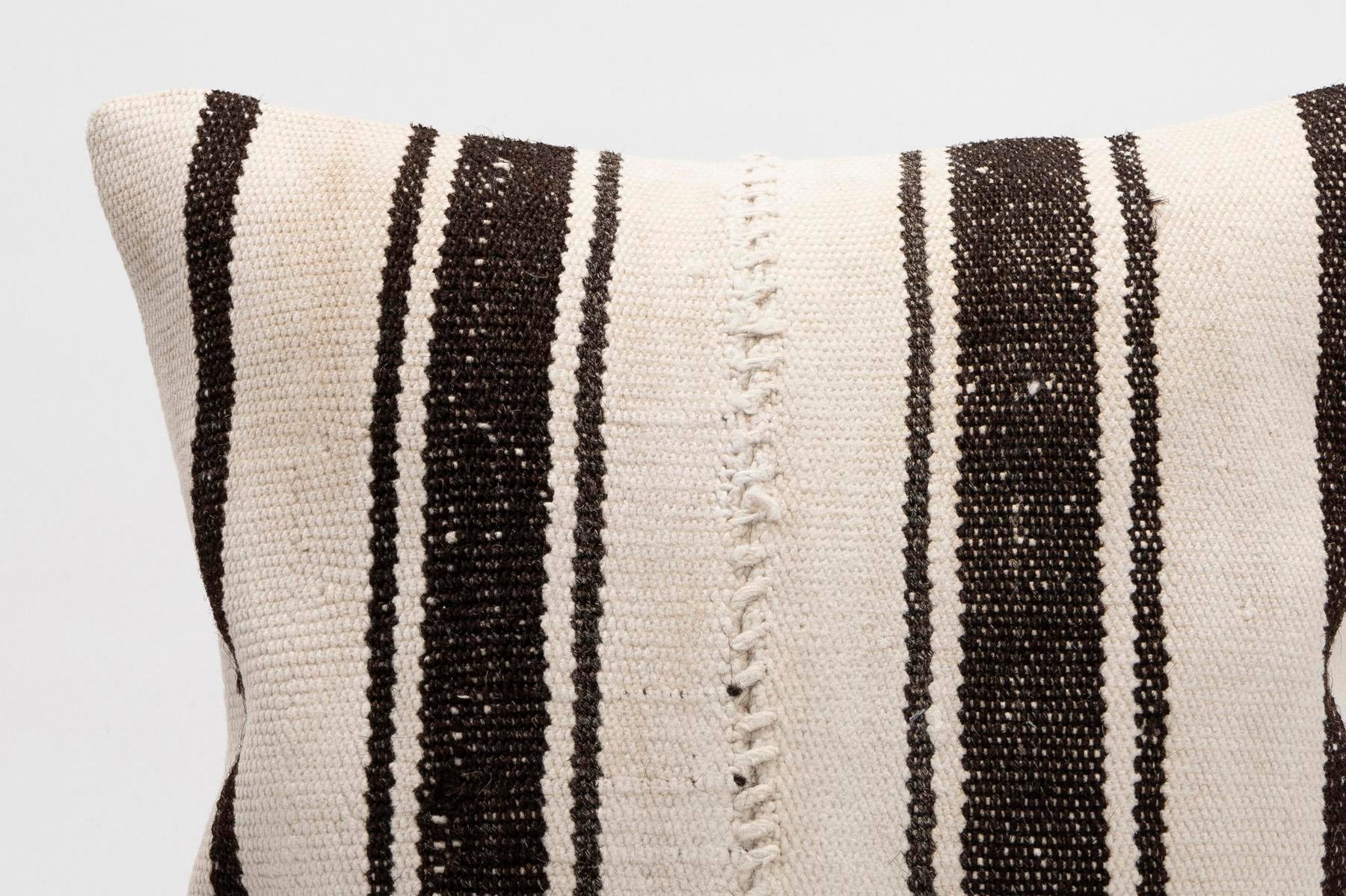 16''16'' (40x40 cm) Kilim Pillows - Vintage Handmade Kilim Pillows - Vintage Handmade Kilim Rugs - It is 100% wool. Artistic and historical rugs. Old handwoven rugs.