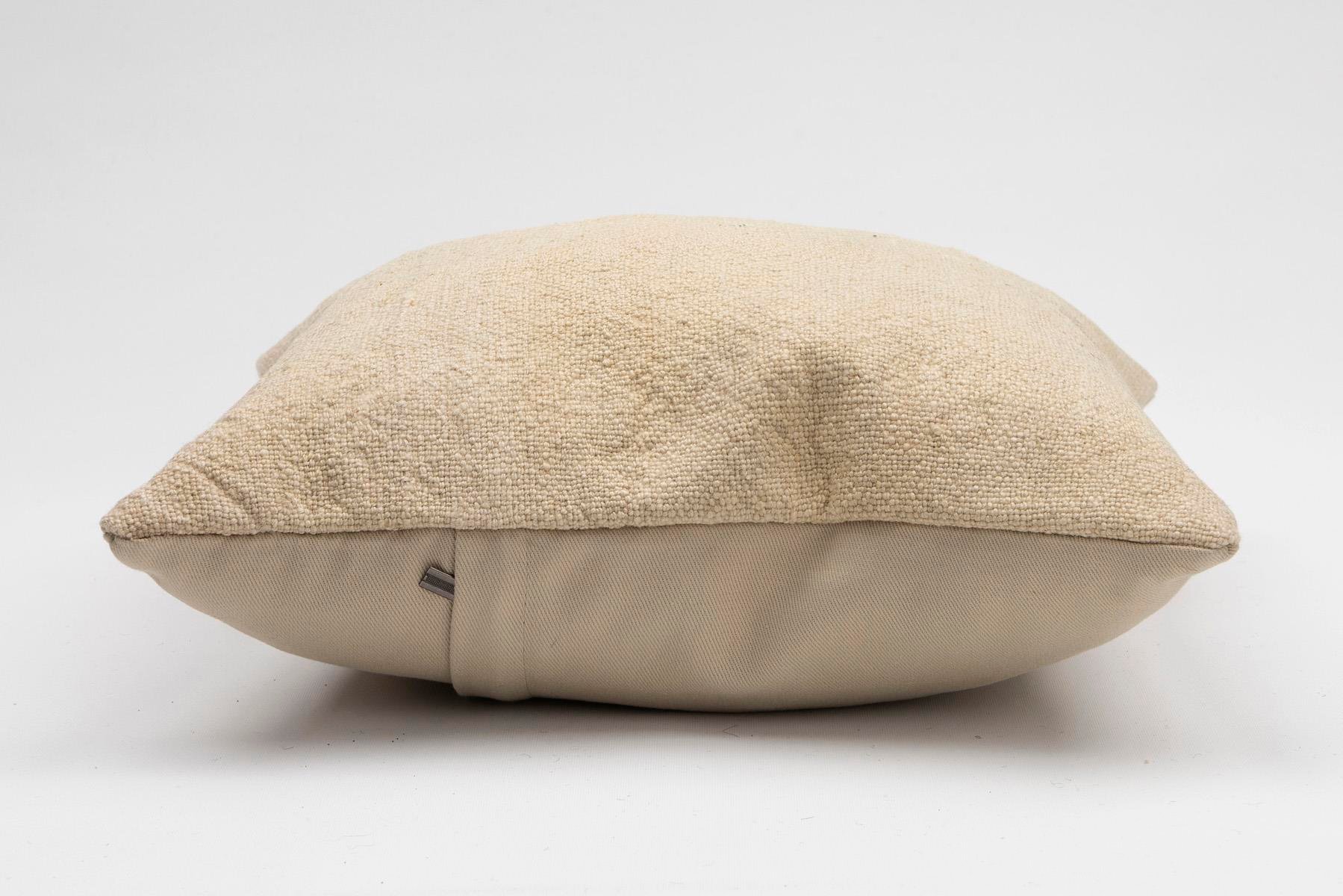 16''16'' (40x40 cm) Kilim Pillows - Vintage Handmade Kilim Pillows - Vintage Handmade Kilim Rugs - It is 100% wool. Artistic and historical rugs. Old handwoven rugs.