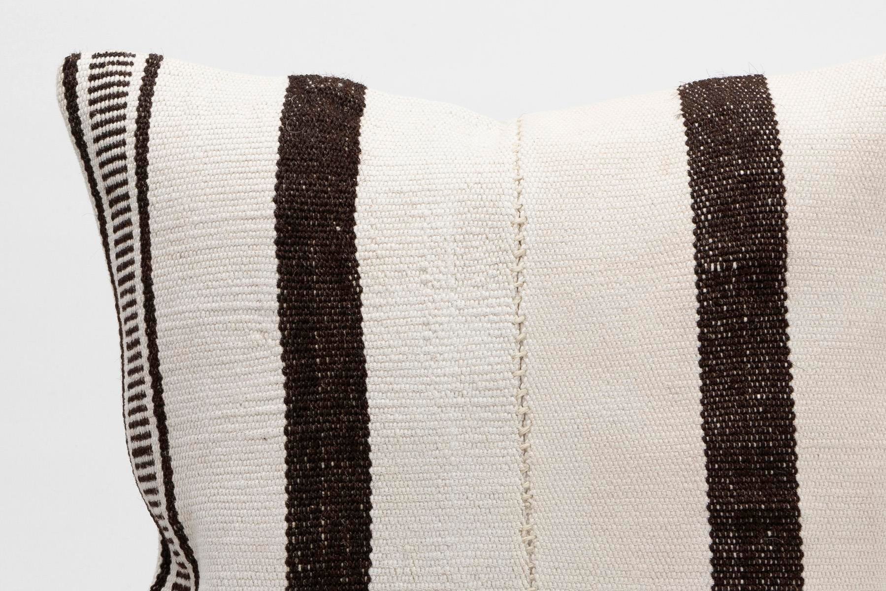 16''16'' (40x40 cm) Kilim Pillows - Vintage Handmade Kilim Pillows - Vintage Handmade Kilim Rugs - It is 100% wool. Artistic and historical rugs. Old handwoven rugs.