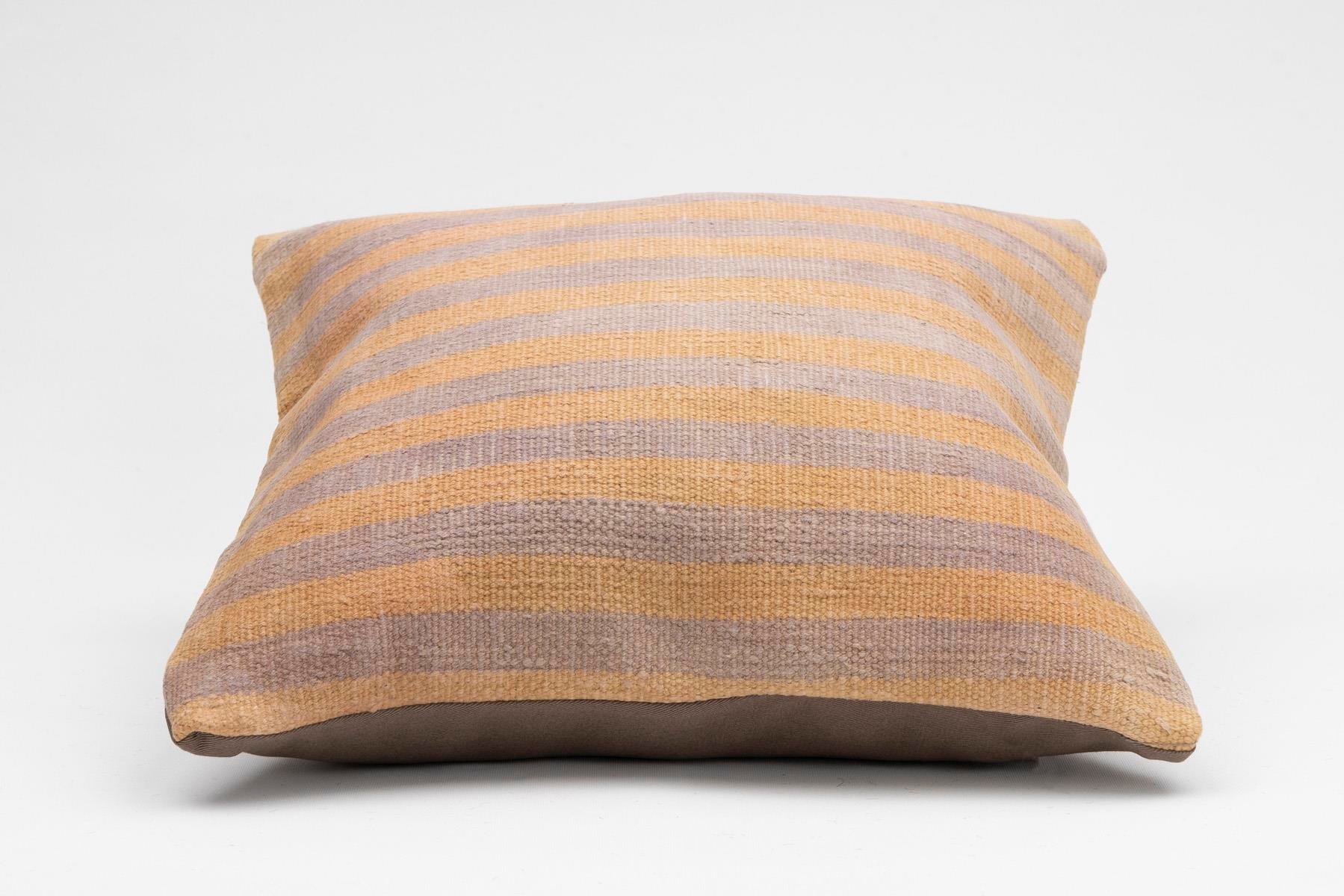 16''16'' (40x40 cm) Kilim Pillows - Vintage Handmade Kilim Pillows - Vintage Handmade Kilim Rugs - It is 100% wool. Artistic and historical rugs. Old handwoven rugs.