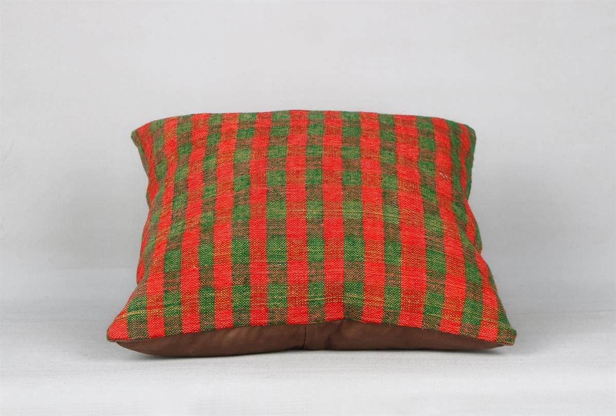 16''16'' (40x40 cm) Kilim Pillows - Vintage Handmade Kilim Pillows - Vintage Handmade Kilim Rugs - It is 100% wool. Artistic and historical rugs. Old handwoven rugs.