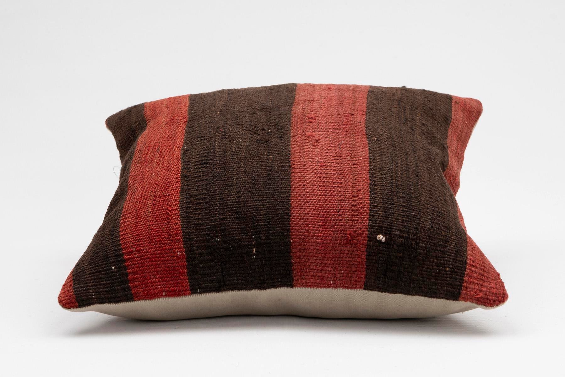 16''16'' (40x40 cm) Kilim Pillows - Vintage Handmade Kilim Pillows - Vintage Handmade Kilim Rugs - It is 100% wool. Artistic and historical rugs. Old handwoven rugs.