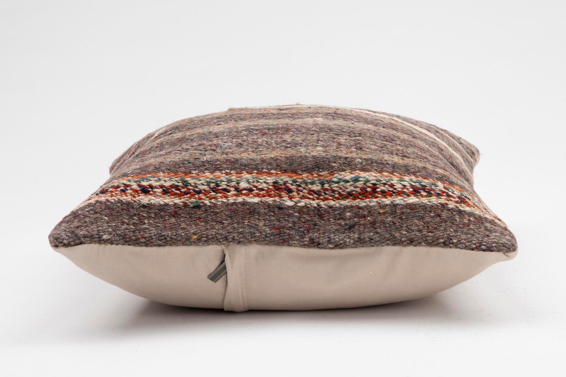 16''16'' (40x40 cm) Kilim Pillows - Vintage Handmade Kilim Pillows - Vintage Handmade Kilim Rugs - It is 100% wool. Artistic and historical rugs. Old handwoven rugs.