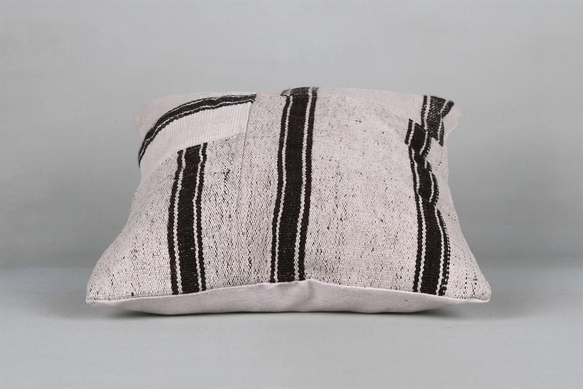 16''16'' (40x40 cm) Kilim Pillows - Vintage Handmade Kilim Pillows - Vintage Handmade Kilim Rugs - It is 100% wool. Artistic and historical rugs. Old handwoven rugs.