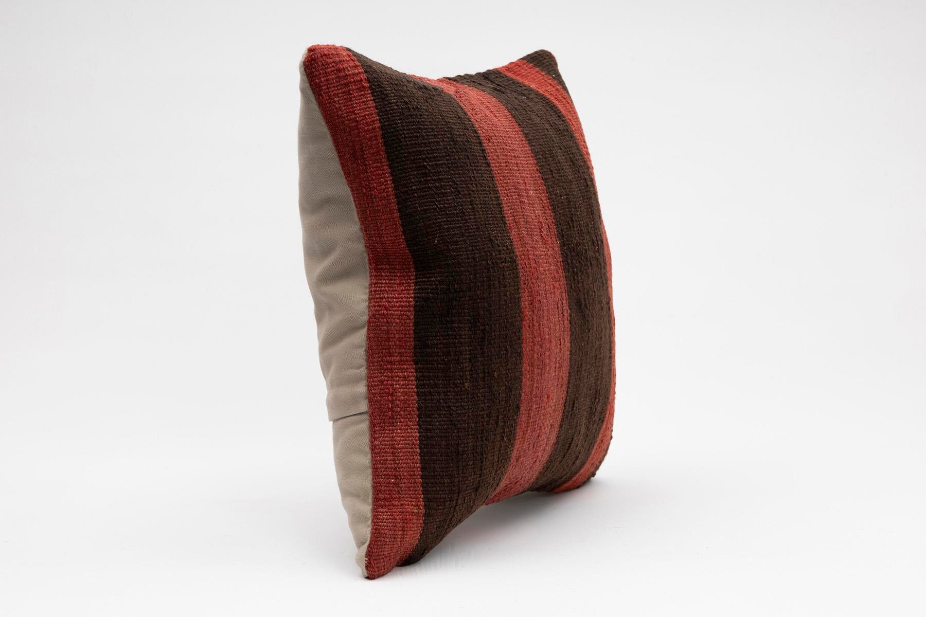 16''16'' (40x40 cm) Kilim Pillows - Vintage Handmade Kilim Pillows - Vintage Handmade Kilim Rugs - It is 100% wool. Artistic and historical rugs. Old handwoven rugs.