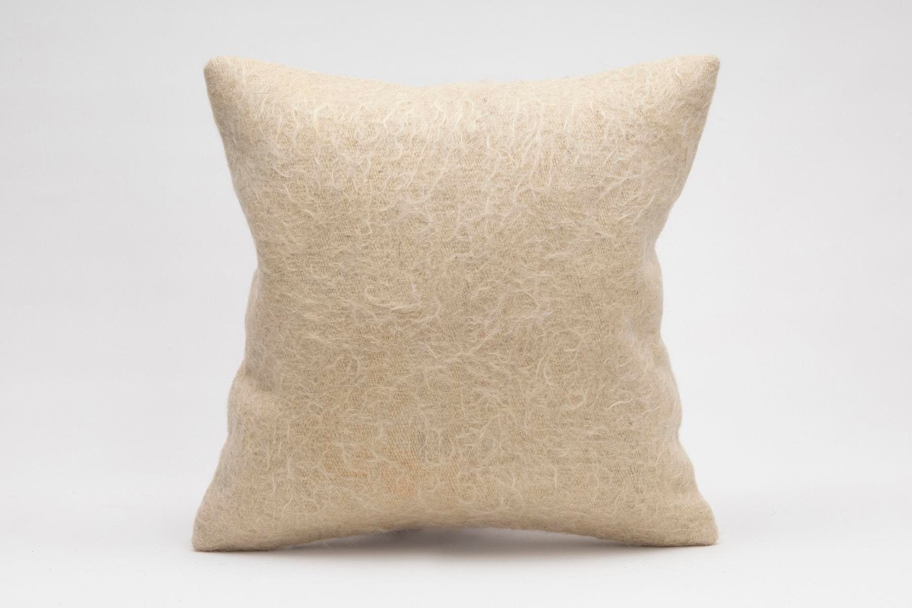 16''16'' (40x40 cm) Kilim Pillows - Vintage Handmade Kilim Pillows - Vintage Handmade Kilim Rugs - It is 100% wool. Artistic and historical rugs. Old handwoven rugs.