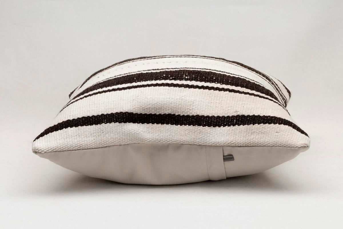 16''16'' (40x40 cm) Kilim Pillows - Vintage Handmade Kilim Pillows - Vintage Handmade Kilim Rugs - It is 100% wool. Artistic and historical rugs. Old handwoven rugs.