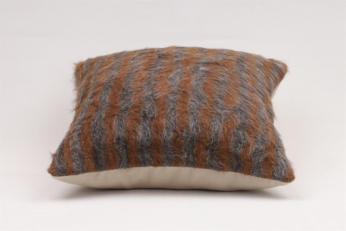 16''16'' (40x40 cm) Kilim Pillows - Vintage Handmade Kilim Pillows - Vintage Handmade Kilim Rugs - It is 100% wool. Artistic and historical rugs. Old handwoven rugs.