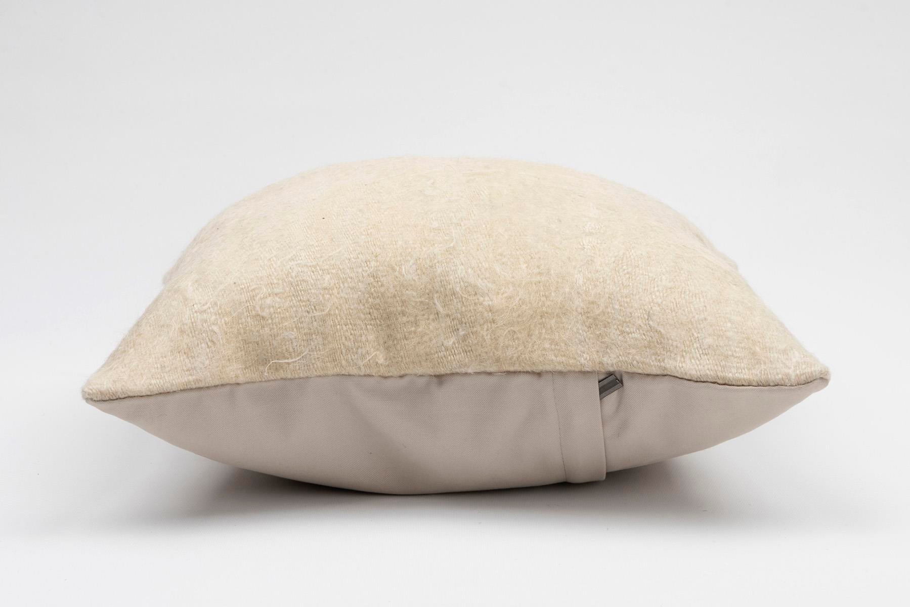 16''16'' (40x40 cm) Kilim Pillows - Vintage Handmade Kilim Pillows - Vintage Handmade Kilim Rugs - It is 100% wool. Artistic and historical rugs. Old handwoven rugs.