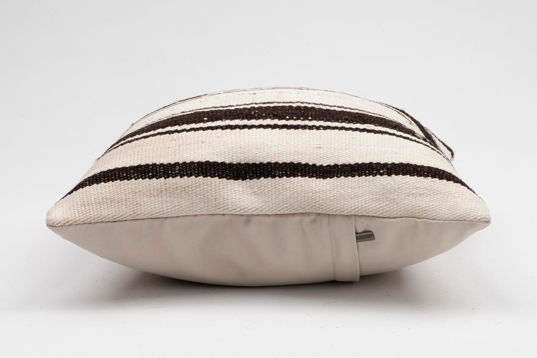 16''16'' (40x40 cm) Kilim Pillows - Vintage Handmade Kilim Pillows - Vintage Handmade Kilim Rugs - It is 100% wool. Artistic and historical rugs. Old handwoven rugs.