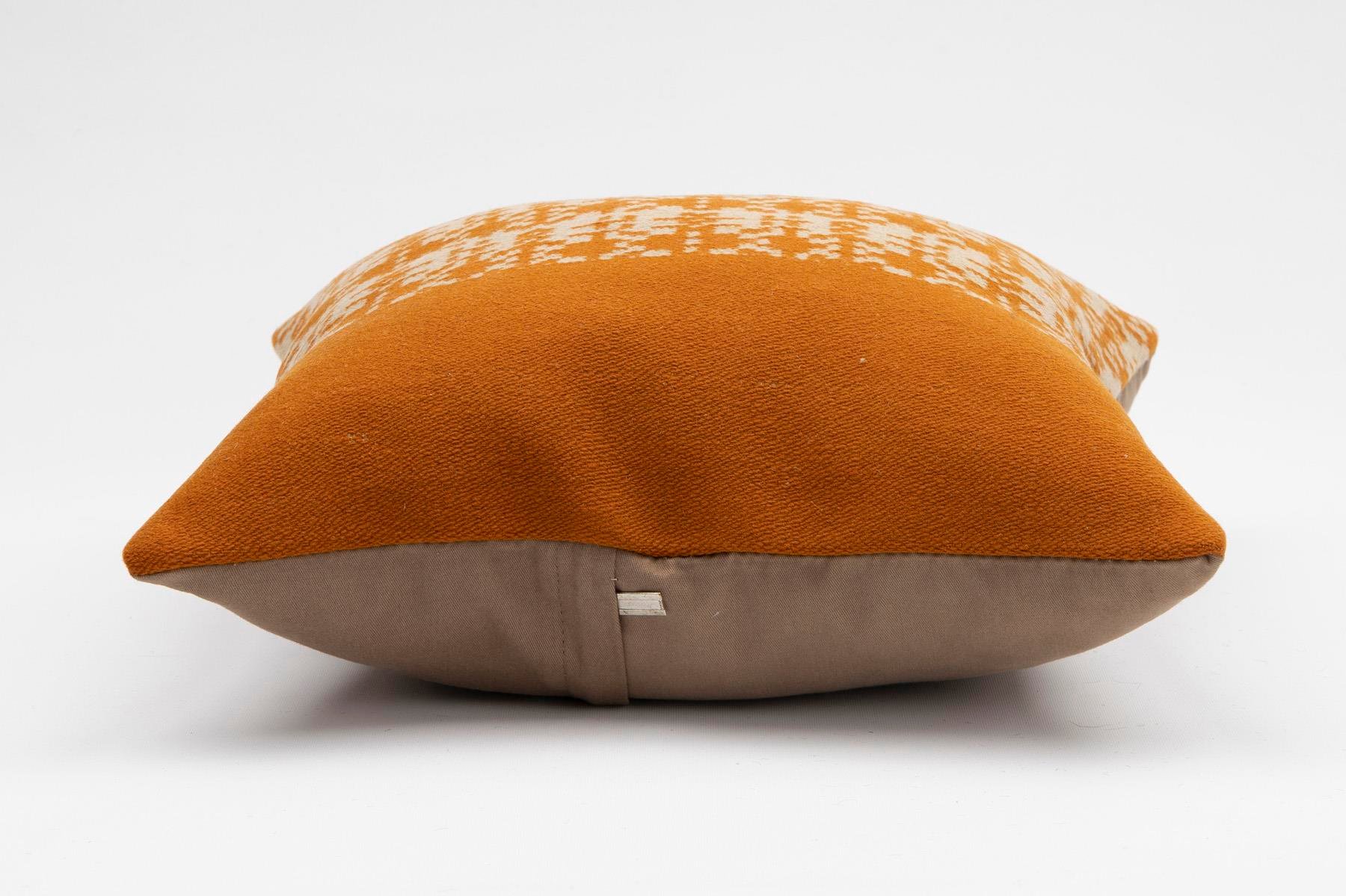 16''16'' (40x40 cm) Kilim Pillows - Vintage Handmade Kilim Pillows - Vintage Handmade Kilim Rugs - It is 100% wool. Artistic and historical rugs. Old handwoven rugs.