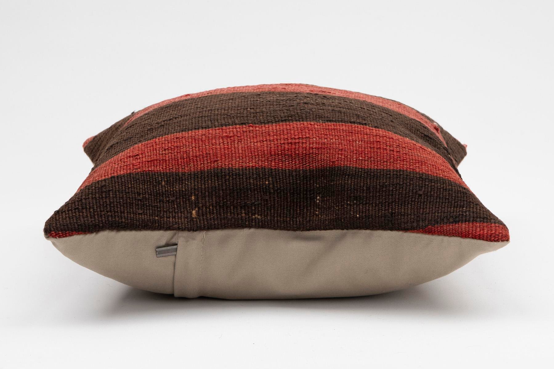 16''16'' (40x40 cm) Kilim Pillows - Vintage Handmade Kilim Pillows - Vintage Handmade Kilim Rugs - It is 100% wool. Artistic and historical rugs. Old handwoven rugs.