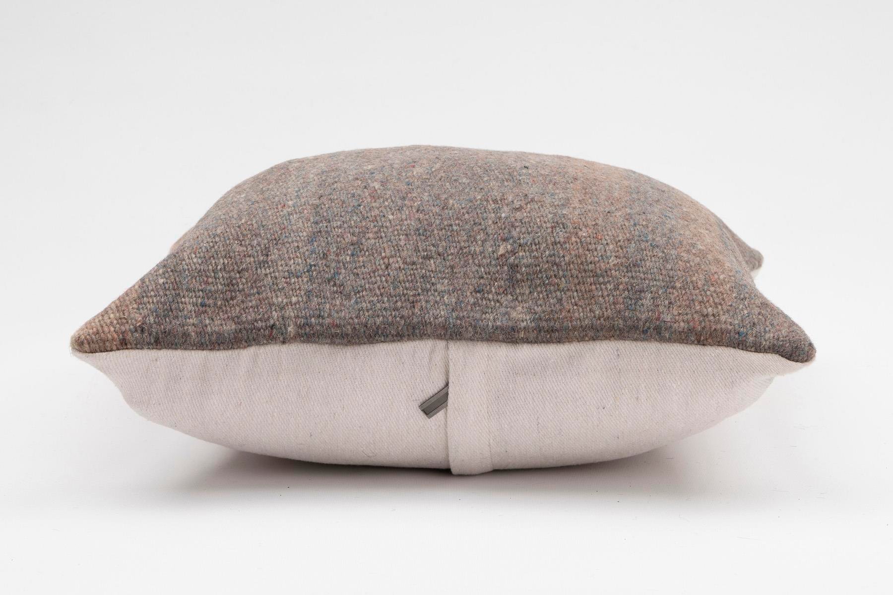 16''16'' (40x40 cm) Kilim Pillows - Vintage Handmade Kilim Pillows - Vintage Handmade Kilim Rugs - It is 100% wool. Artistic and historical rugs. Old handwoven rugs.