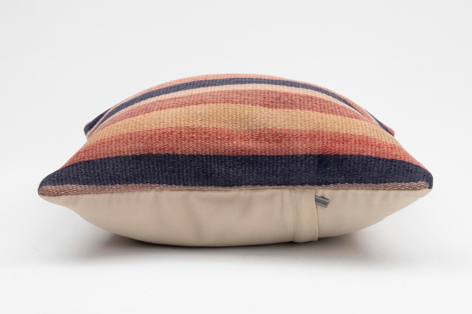 16''16'' (40x40 cm) Kilim Pillows - Vintage Handmade Kilim Pillows - Vintage Handmade Kilim Rugs - It is 100% wool. Artistic and historical rugs. Old handwoven rugs.