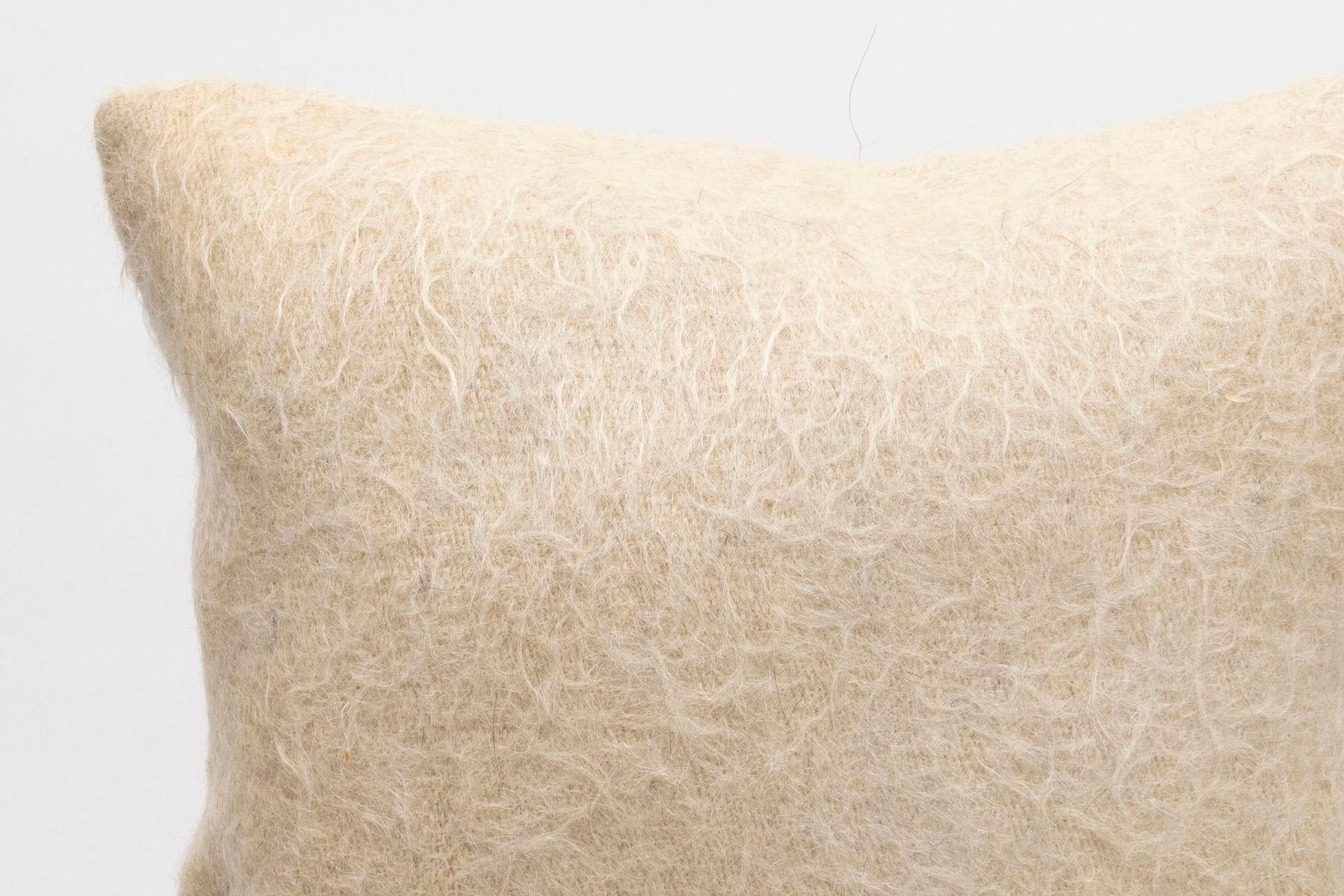 16''16'' (40x40 cm) Kilim Pillows - Vintage Handmade Kilim Pillows - Vintage Handmade Kilim Rugs - It is 100% wool. Artistic and historical rugs. Old handwoven rugs.